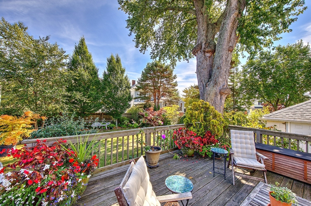 121 Bromfield St