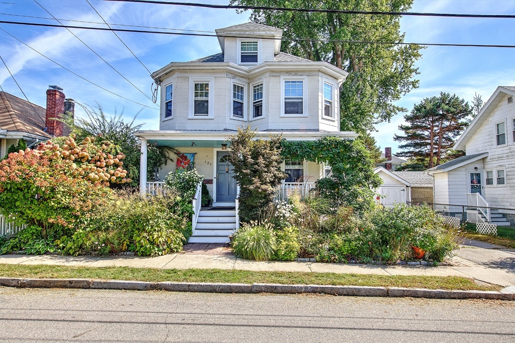 121 Bromfield St