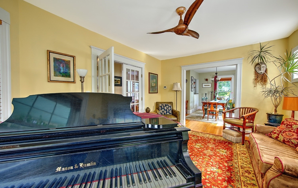 121 Bromfield St