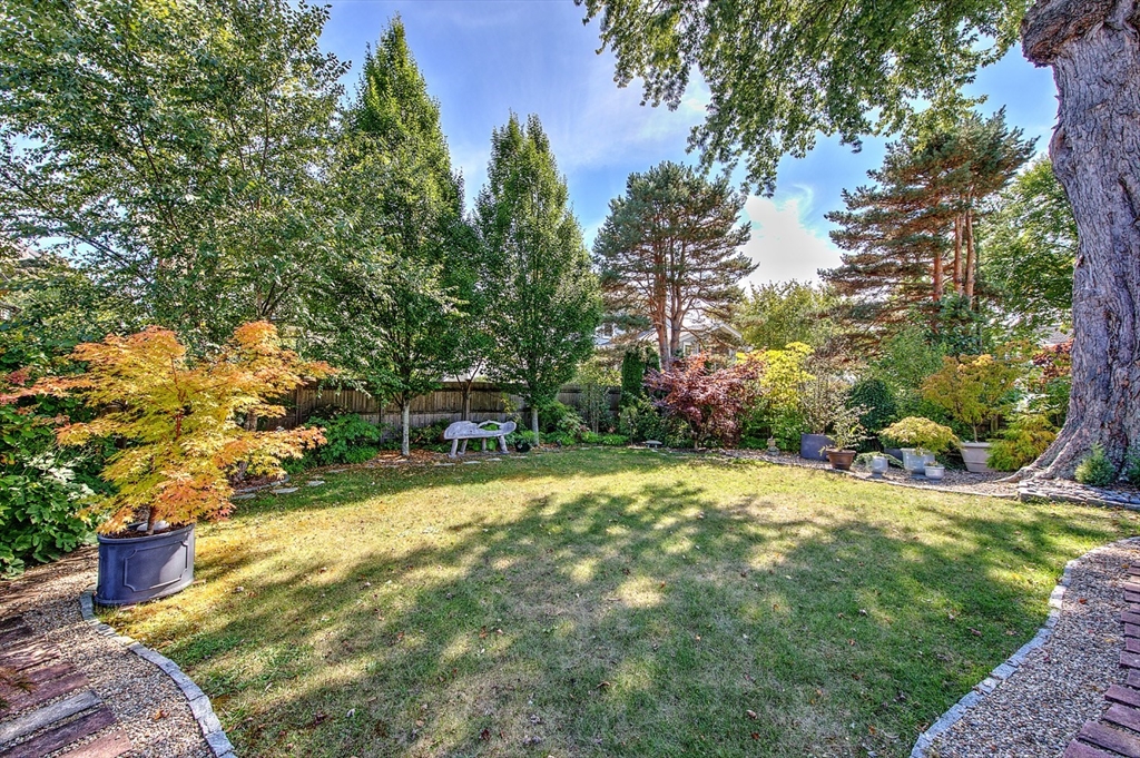 121 Bromfield St