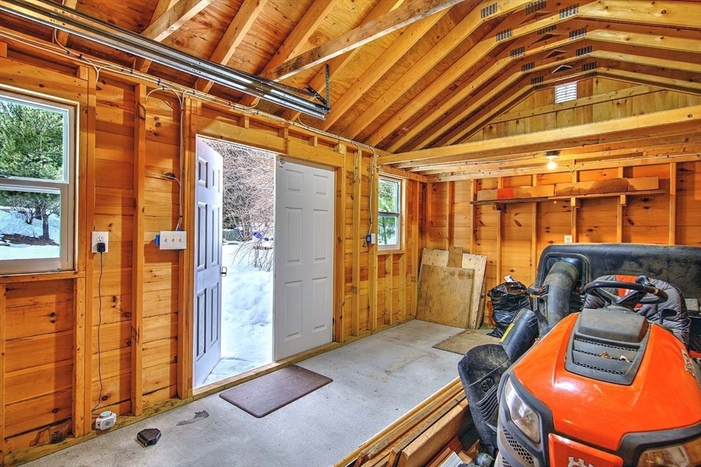 173 Quanapoag Rd