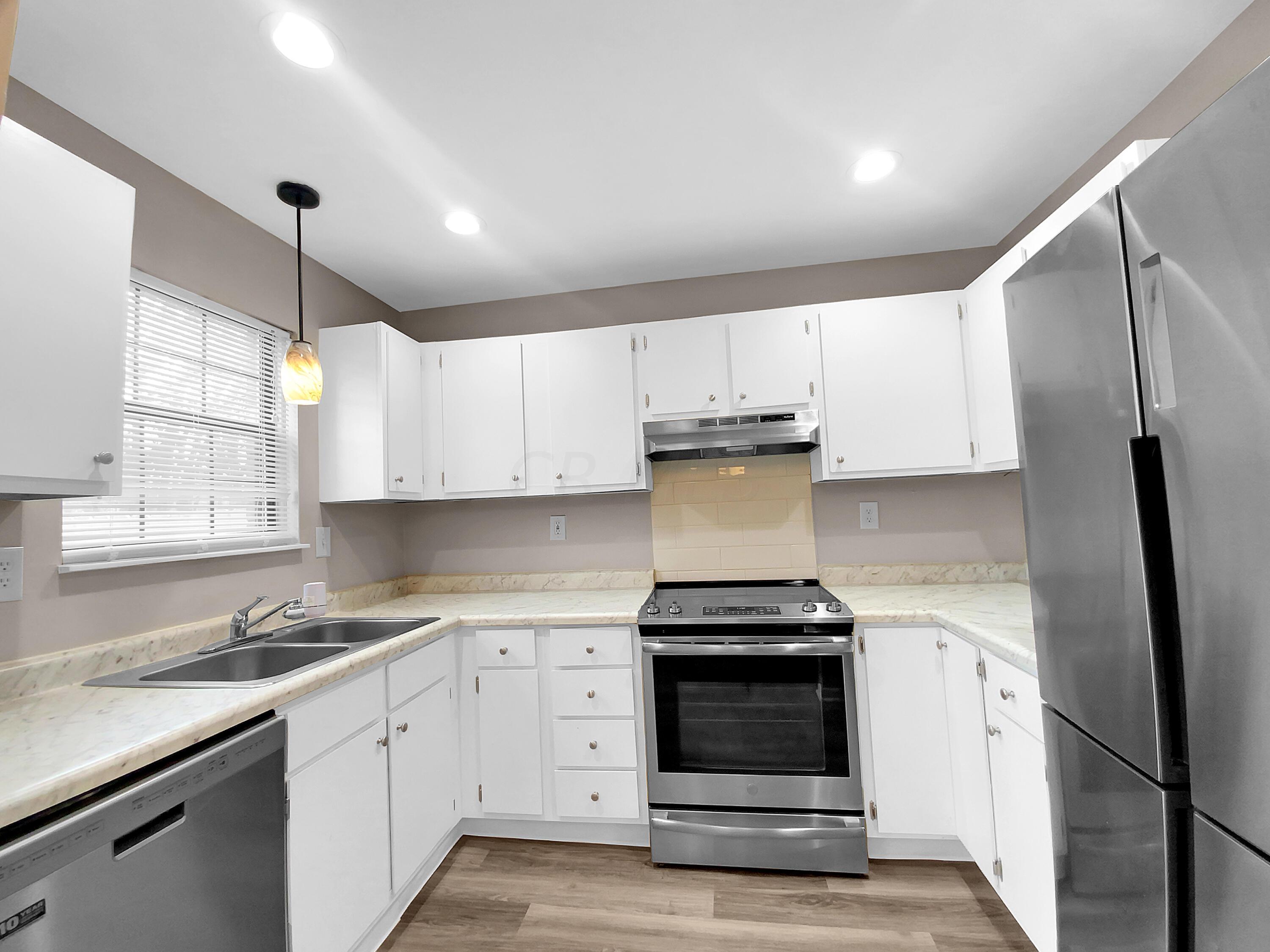 3320 Edgebrook Drive