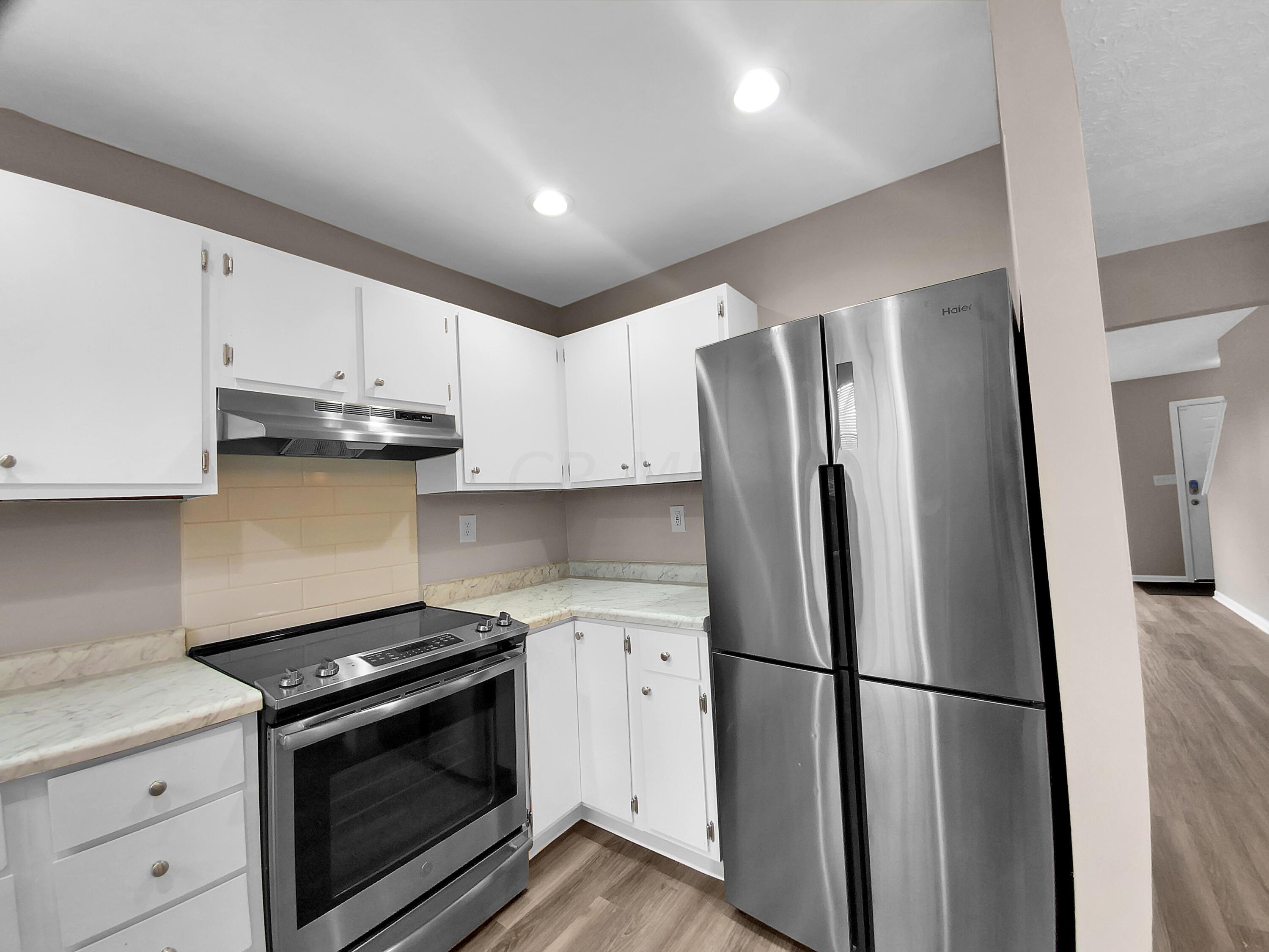 3320 Edgebrook Drive
