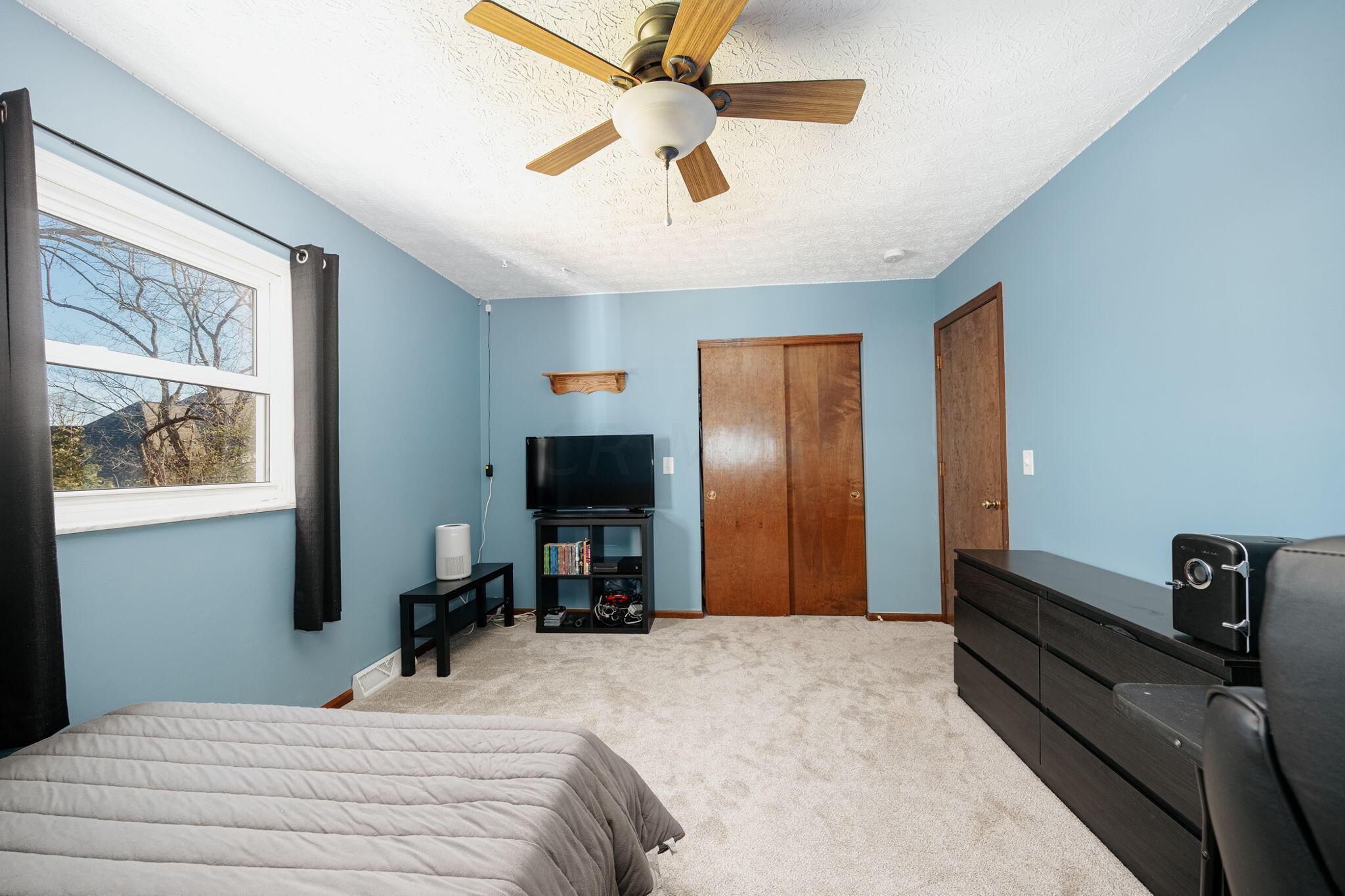 986 Cross Country Drive