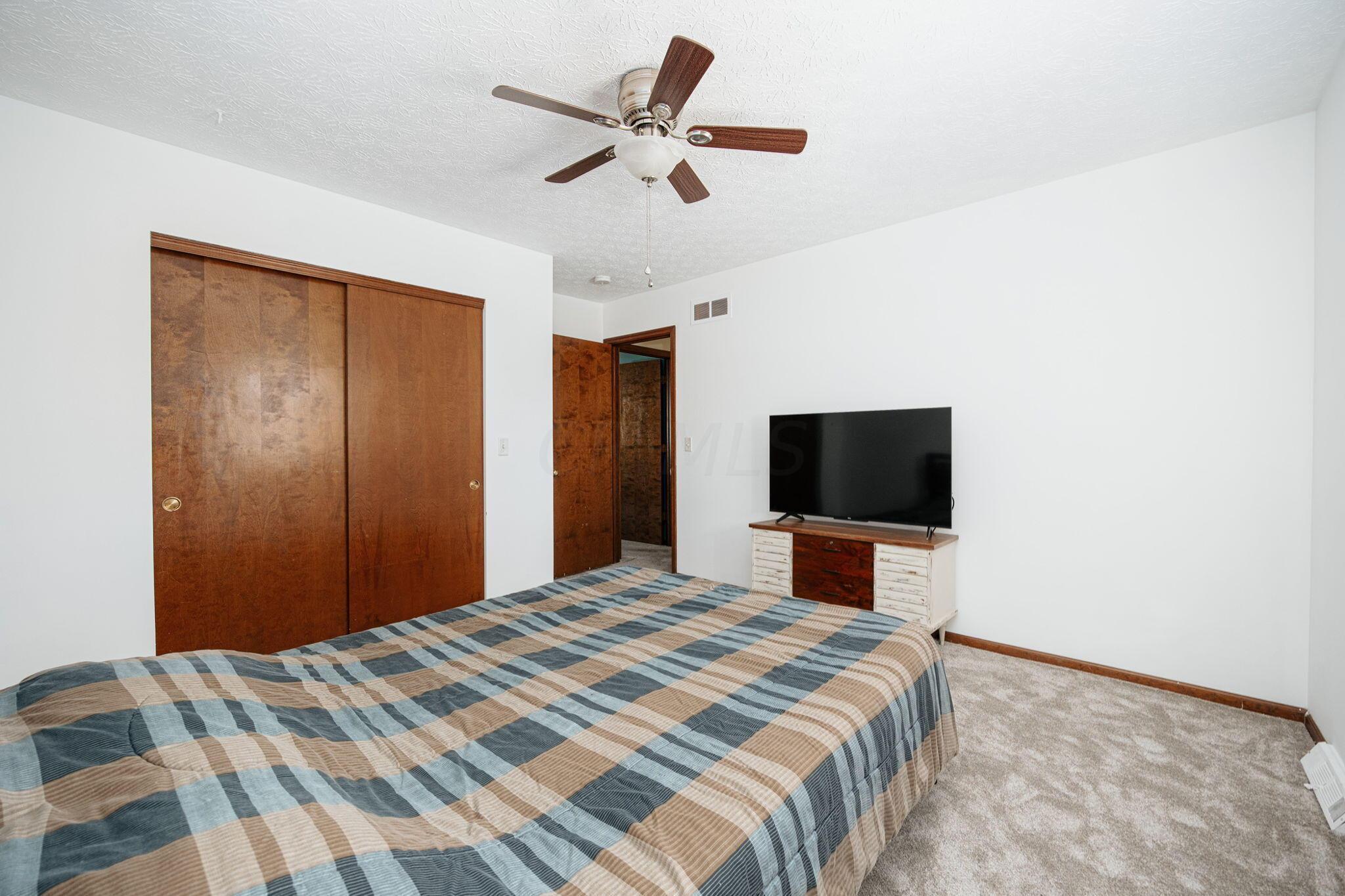 986 Cross Country Drive