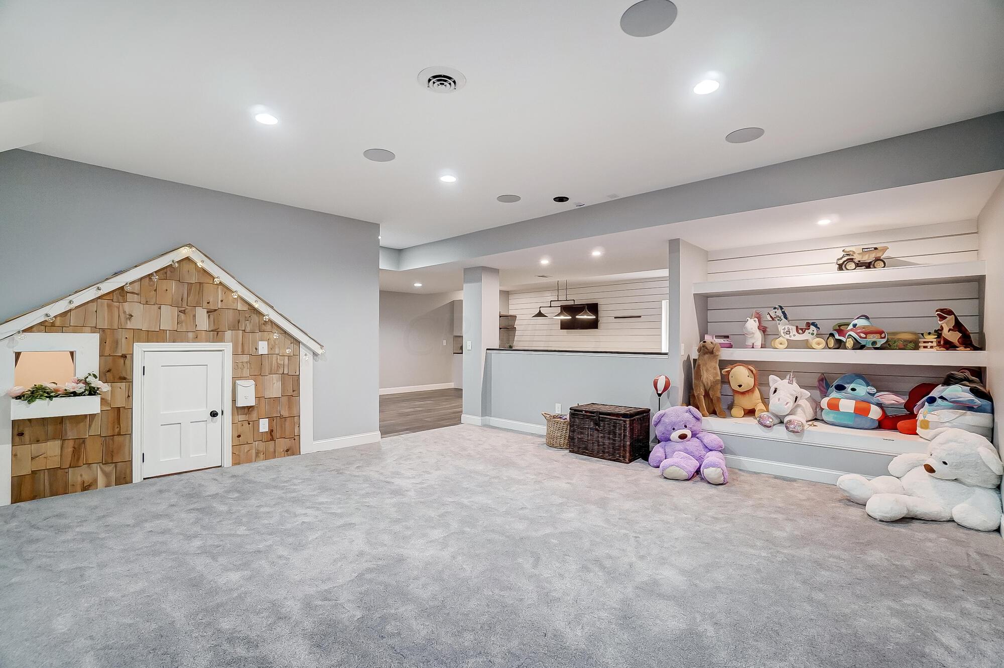 10630 Honeysuckle Way