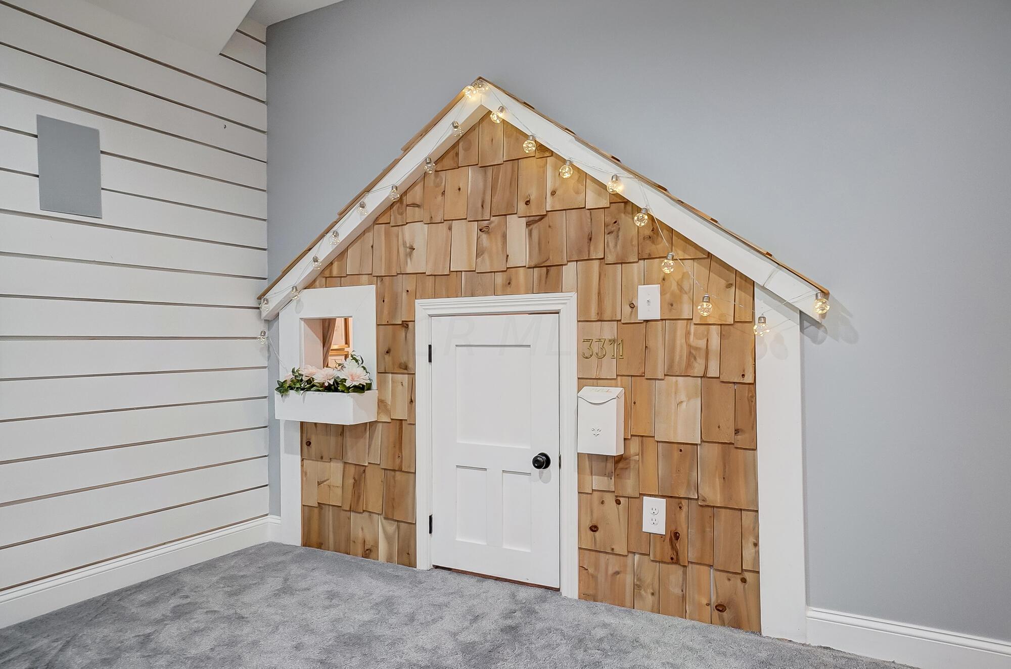 10630 Honeysuckle Way