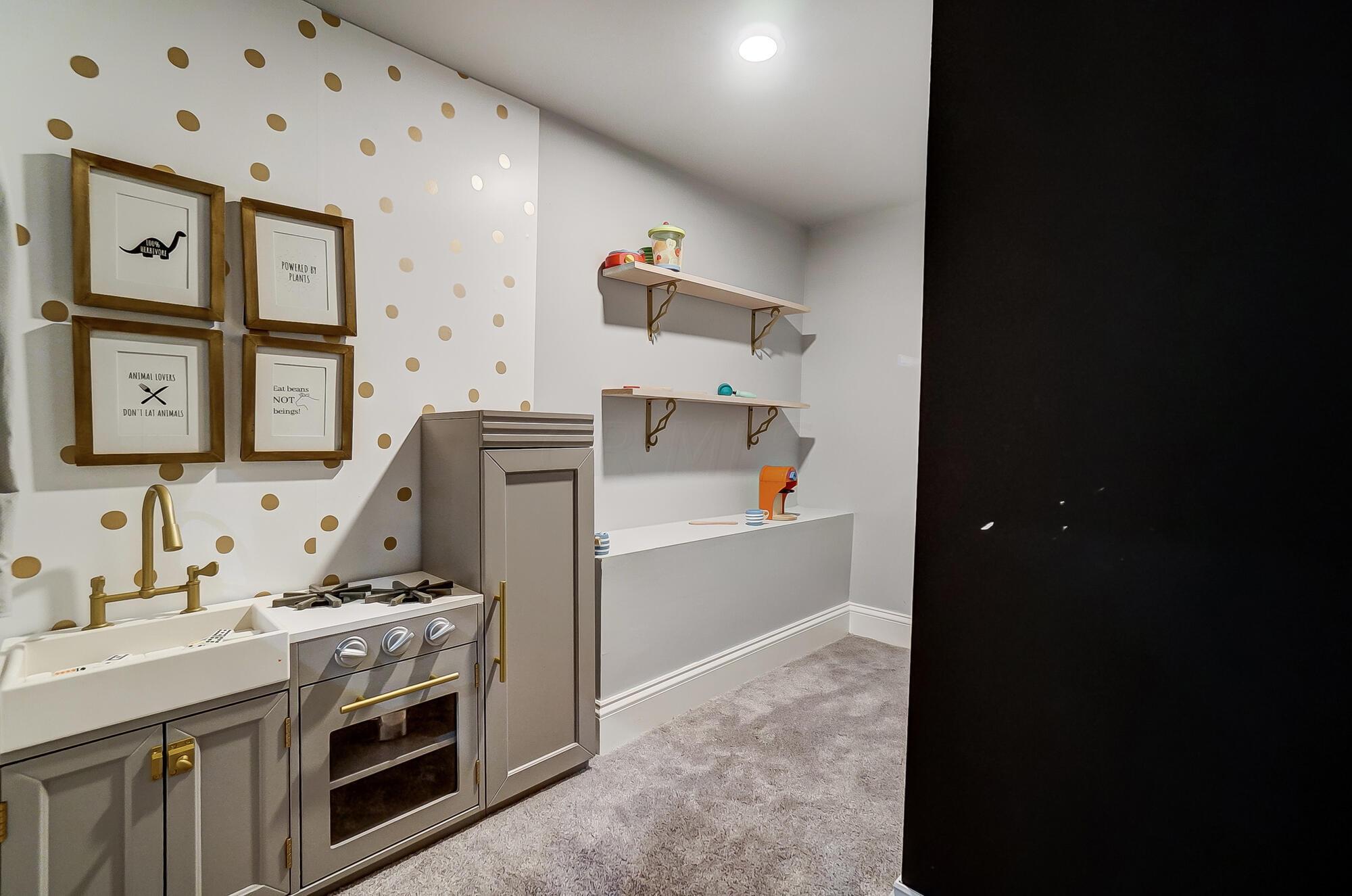 10630 Honeysuckle Way