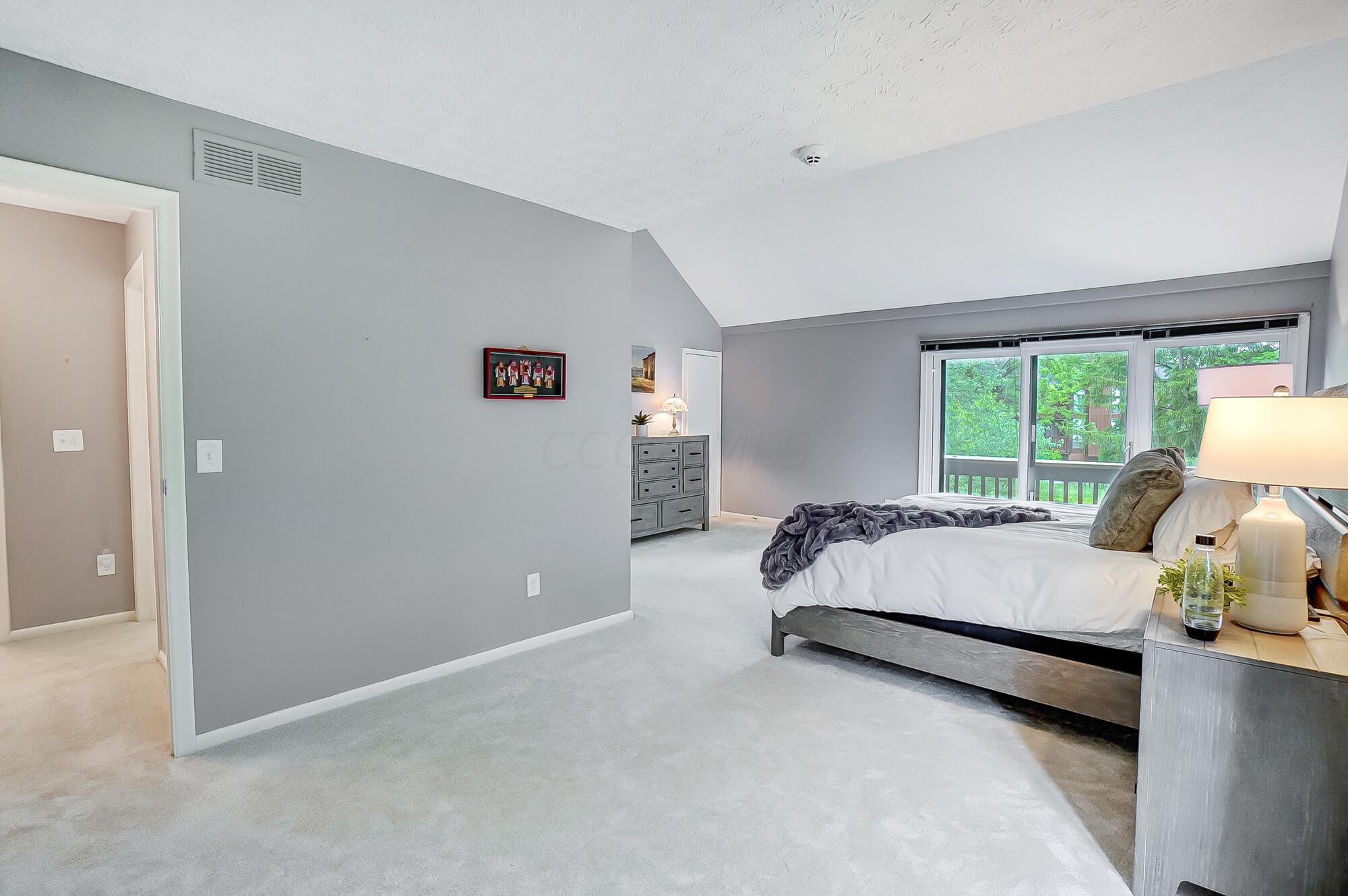 4833 Smoketalk Lane, 4