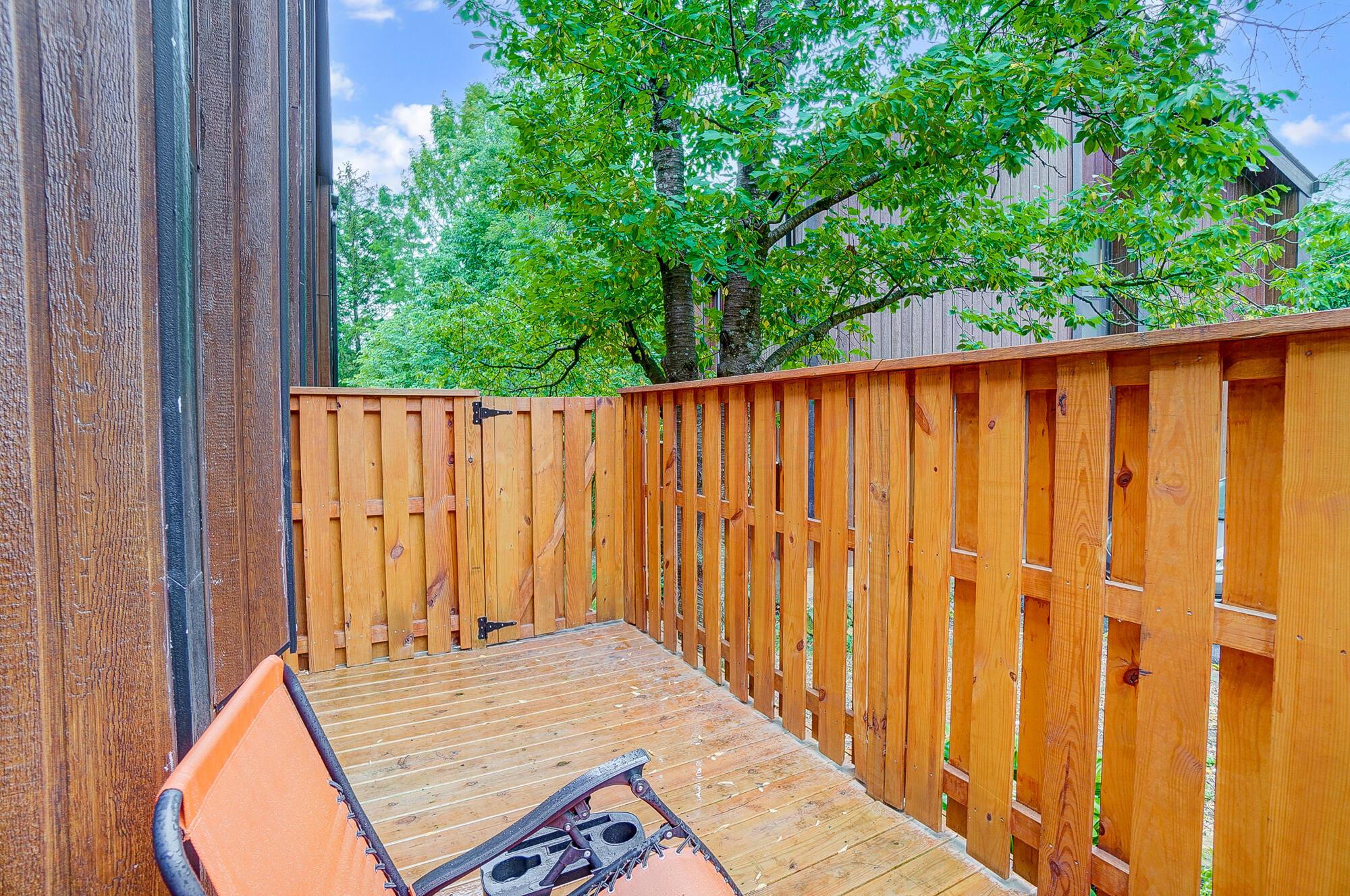 4833 Smoketalk Lane, 4