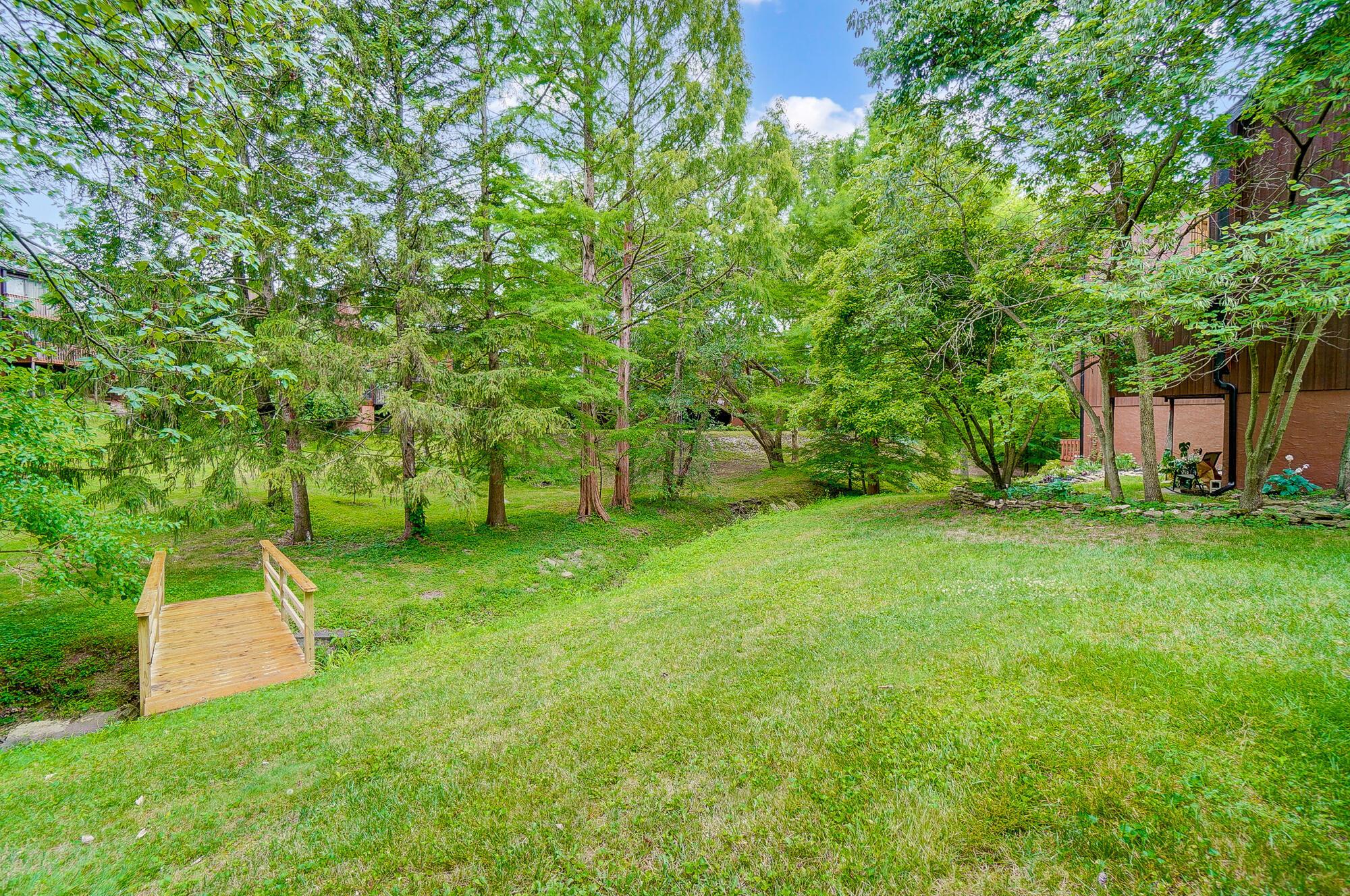 4833 Smoketalk Lane, 4