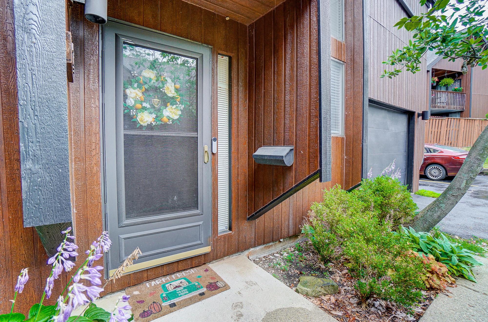4833 Smoketalk Lane, 4