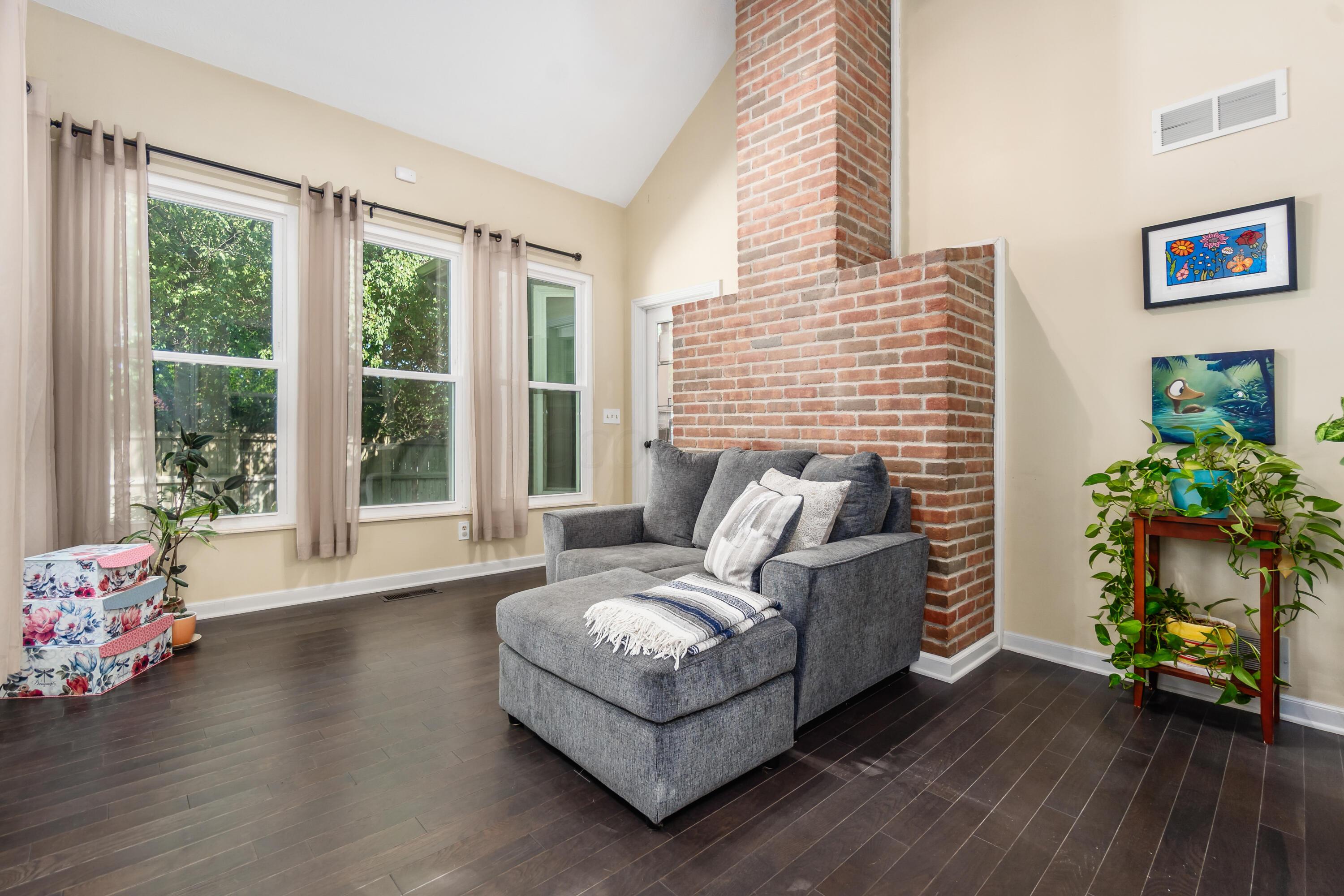 1675 Demaret Lane