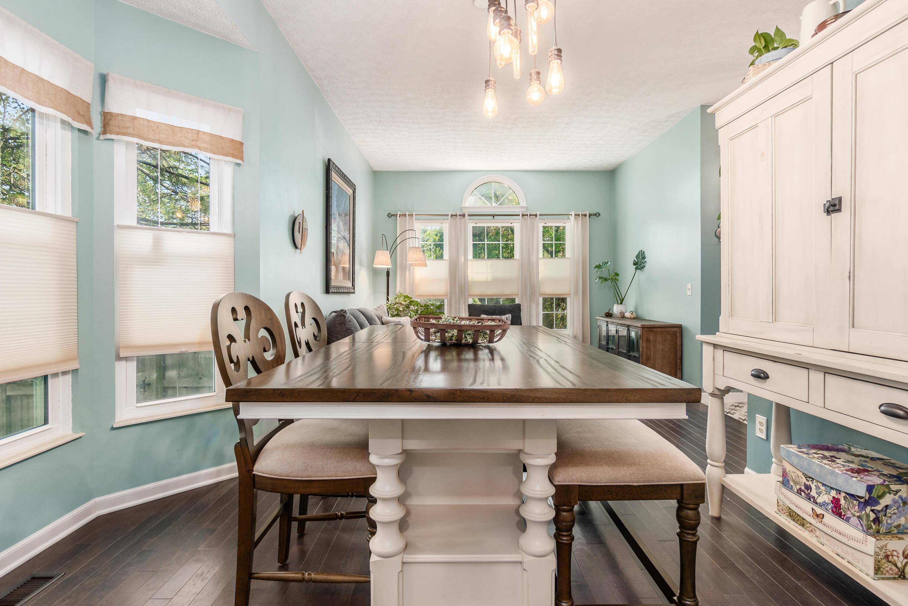 1675 Demaret Lane