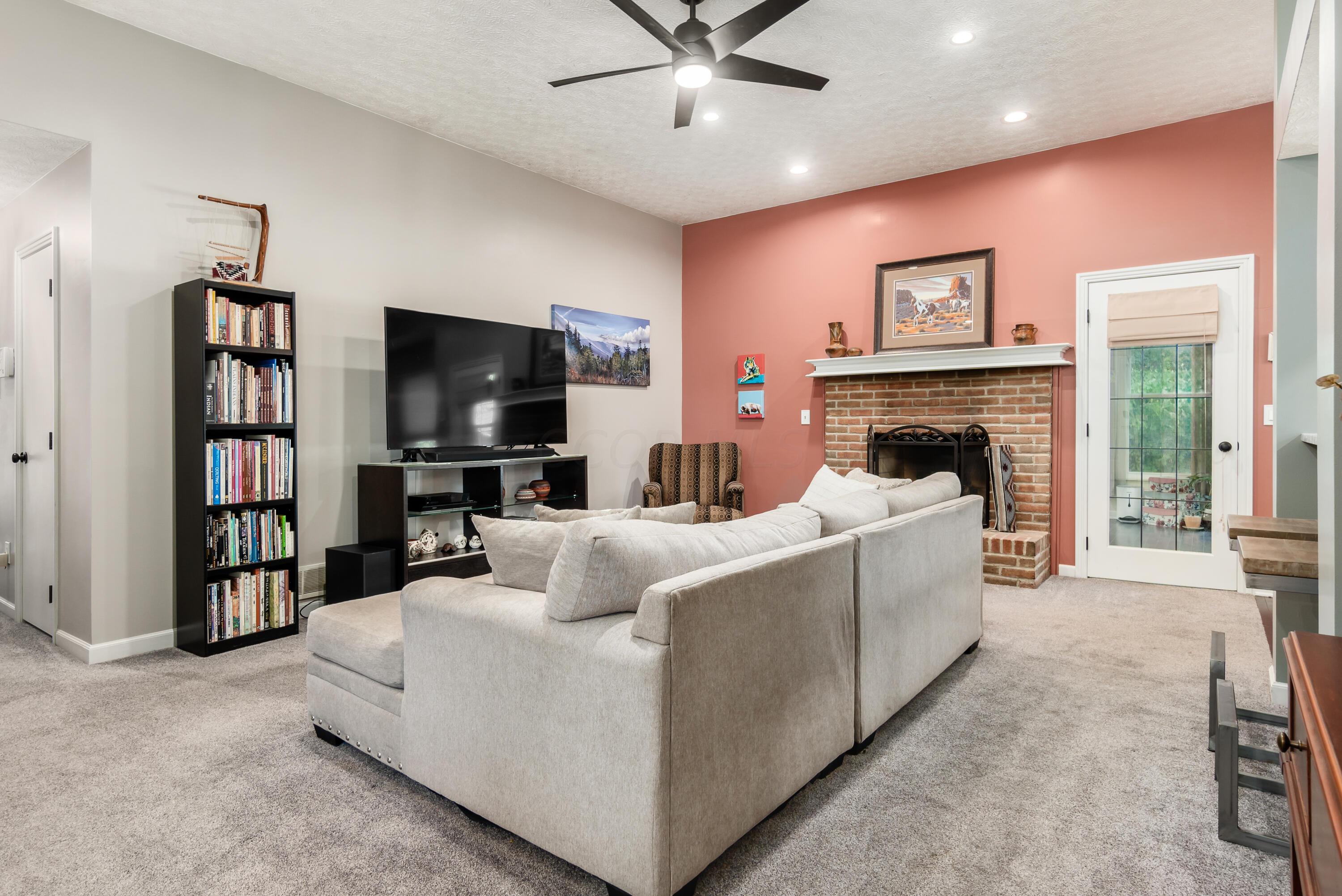 1675 Demaret Lane