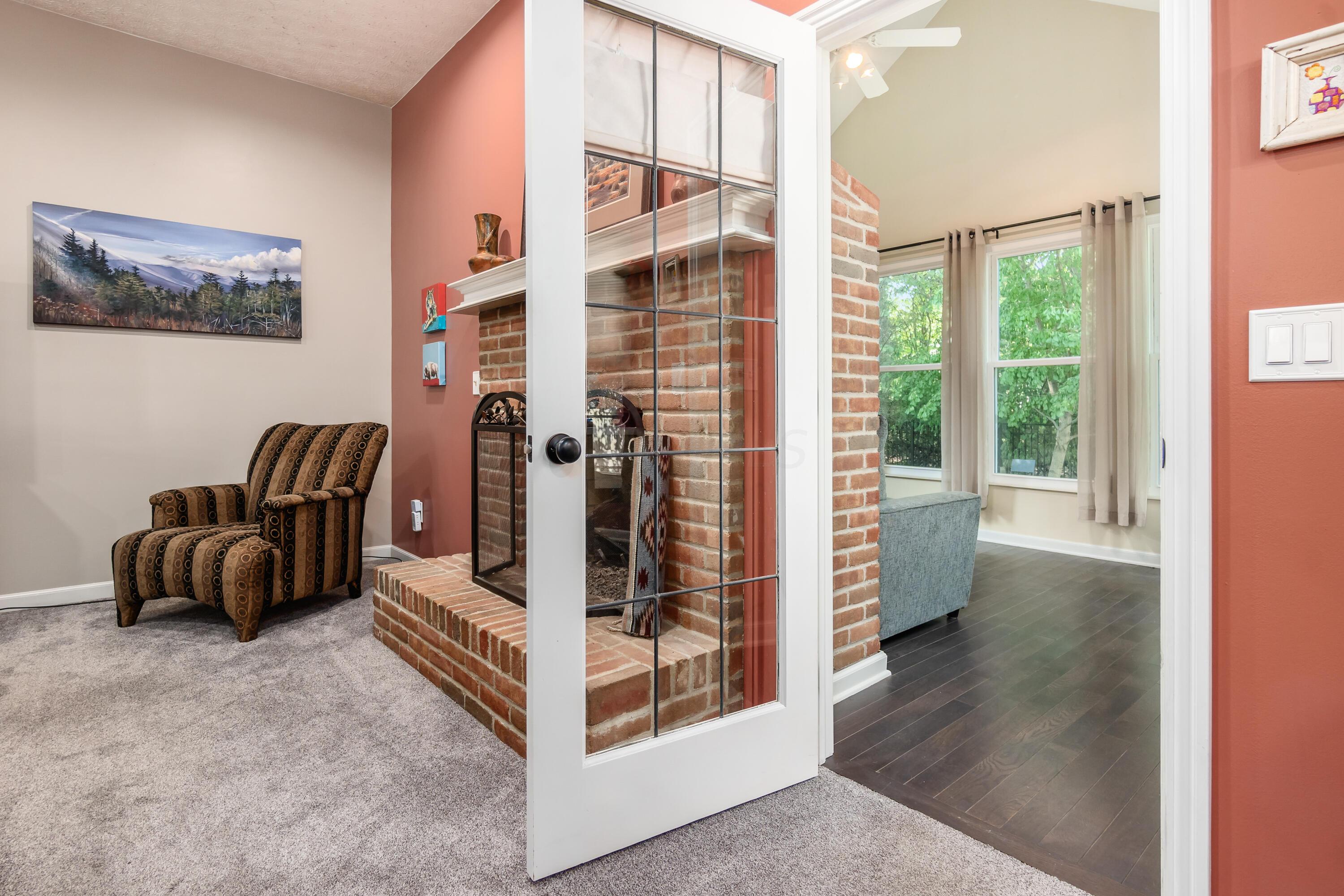 1675 Demaret Lane