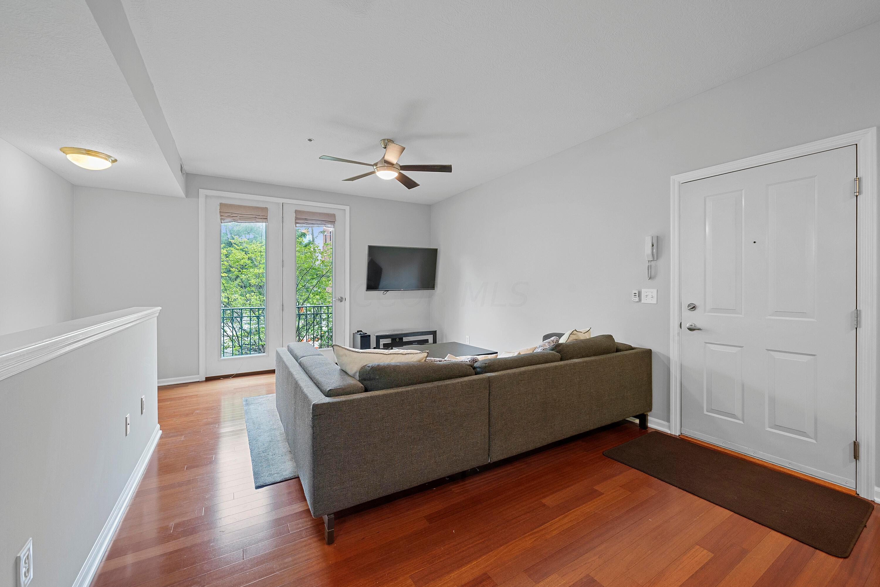 123 E Noble Street, 1