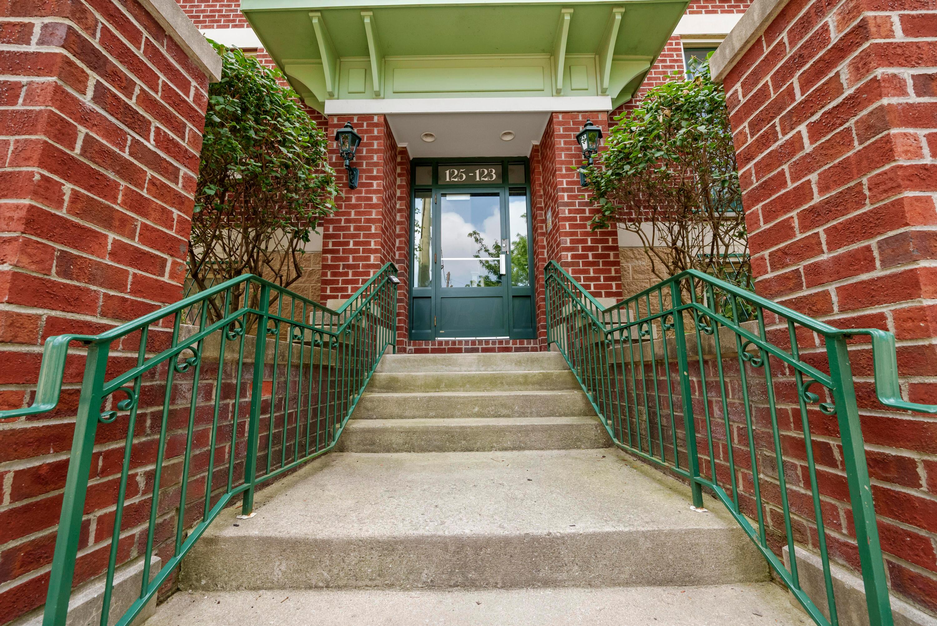 123 E Noble Street, 1
