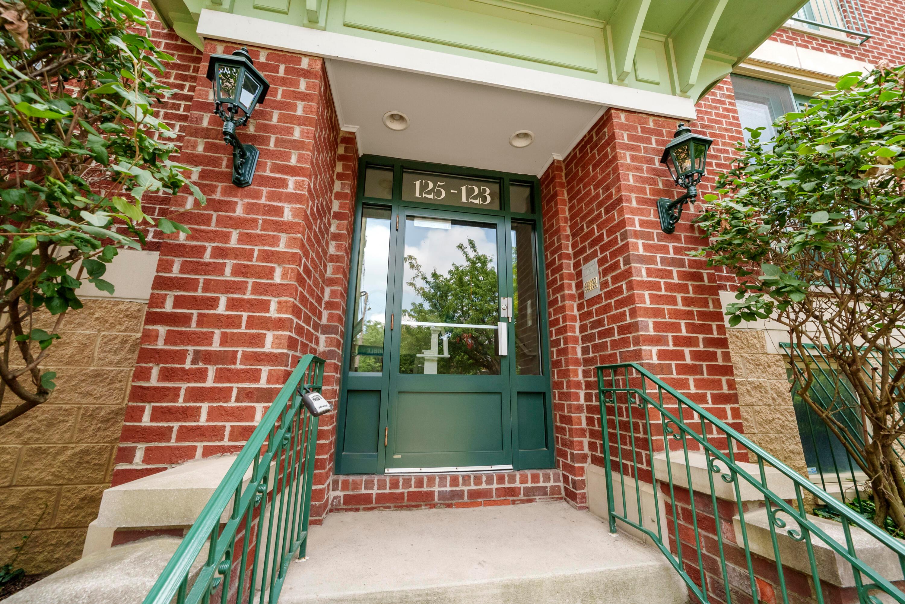 123 E Noble Street, 1