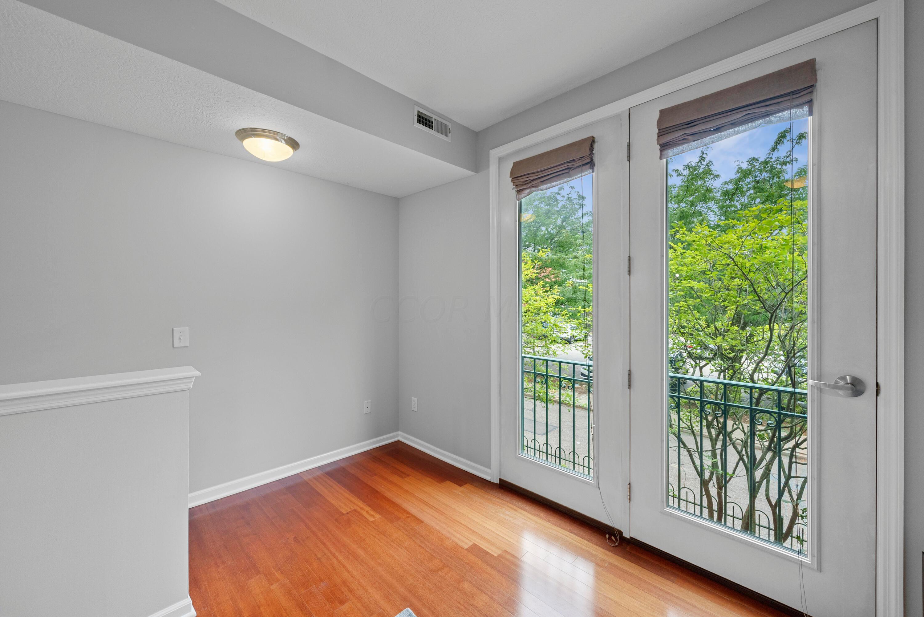 123 E Noble Street, 1