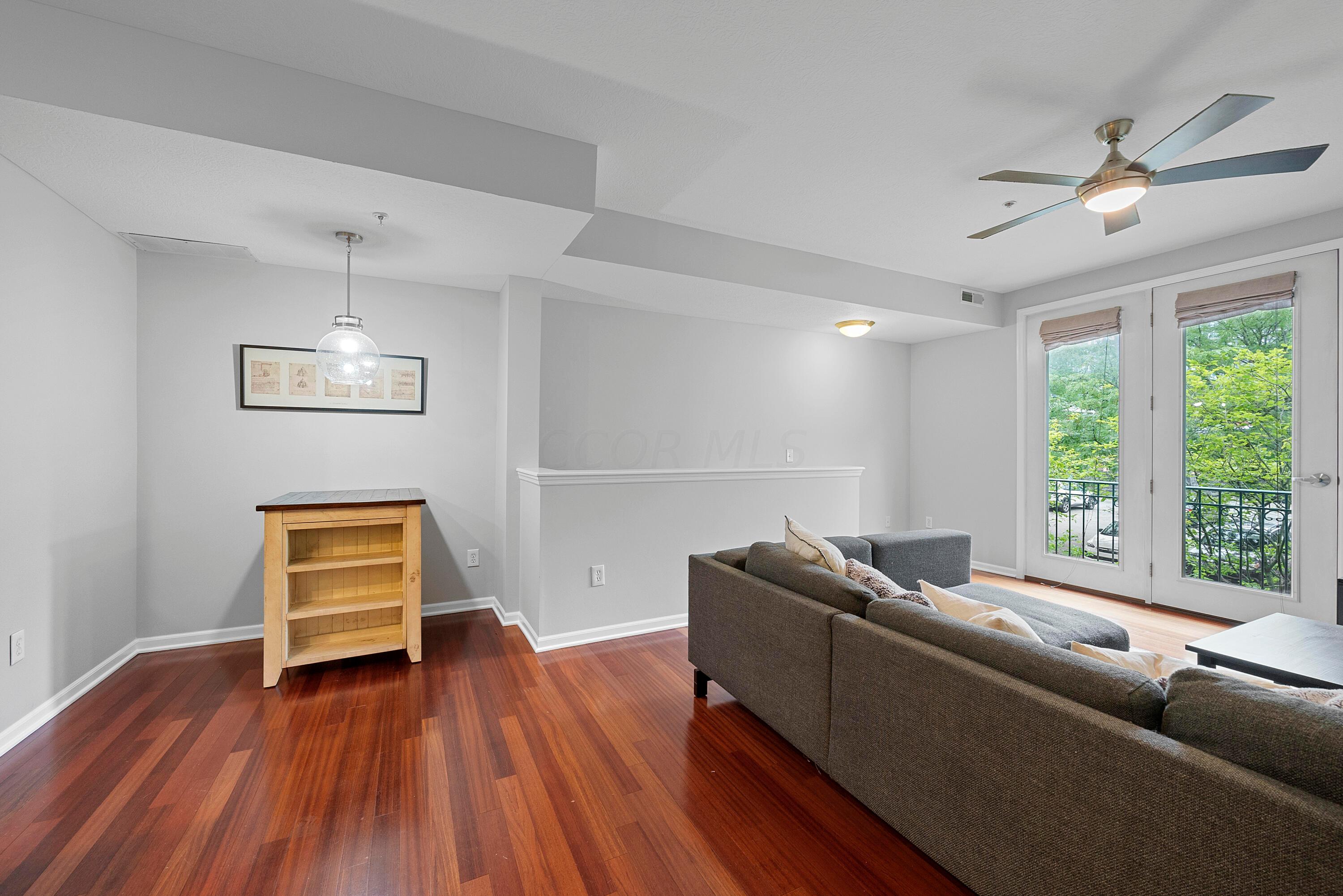 123 E Noble Street, 1