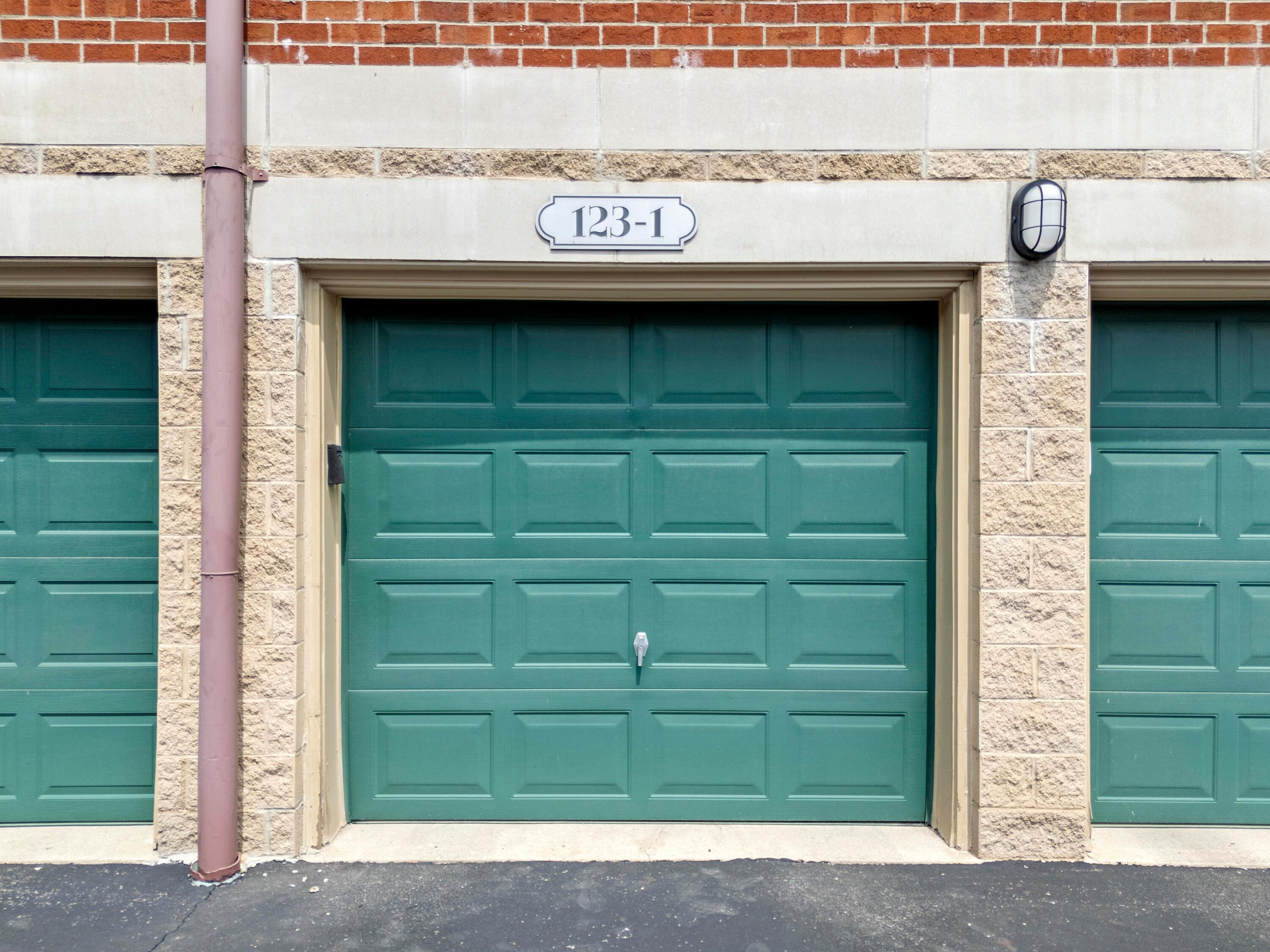 123 E Noble Street, 1