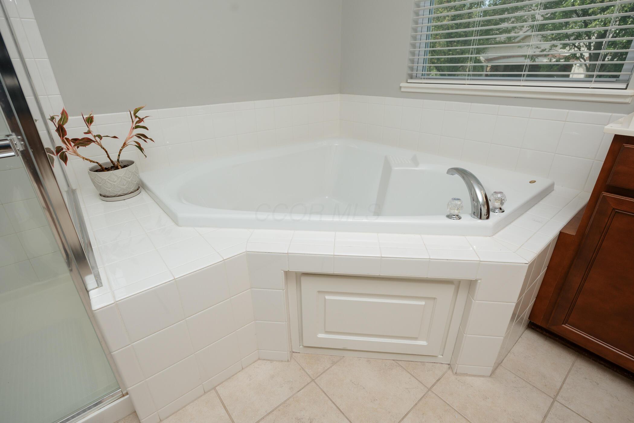 6745 Fall Brook Trail