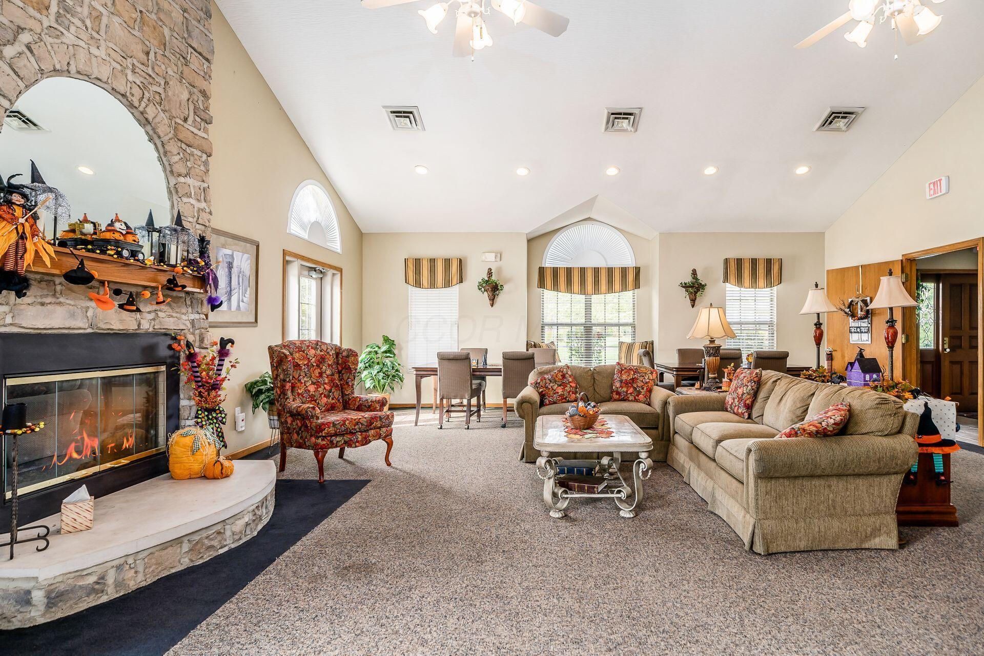 5615 Meadowood Lane