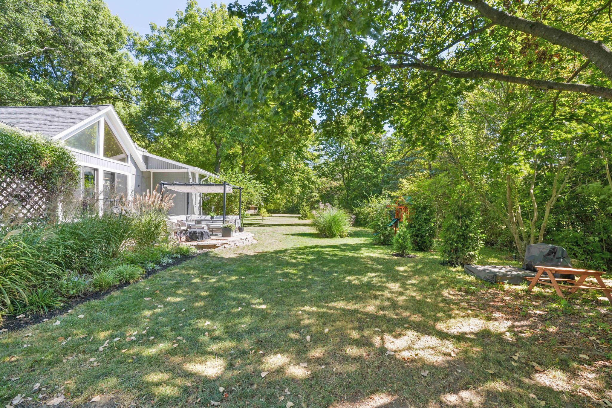 6079 Holiday Lane