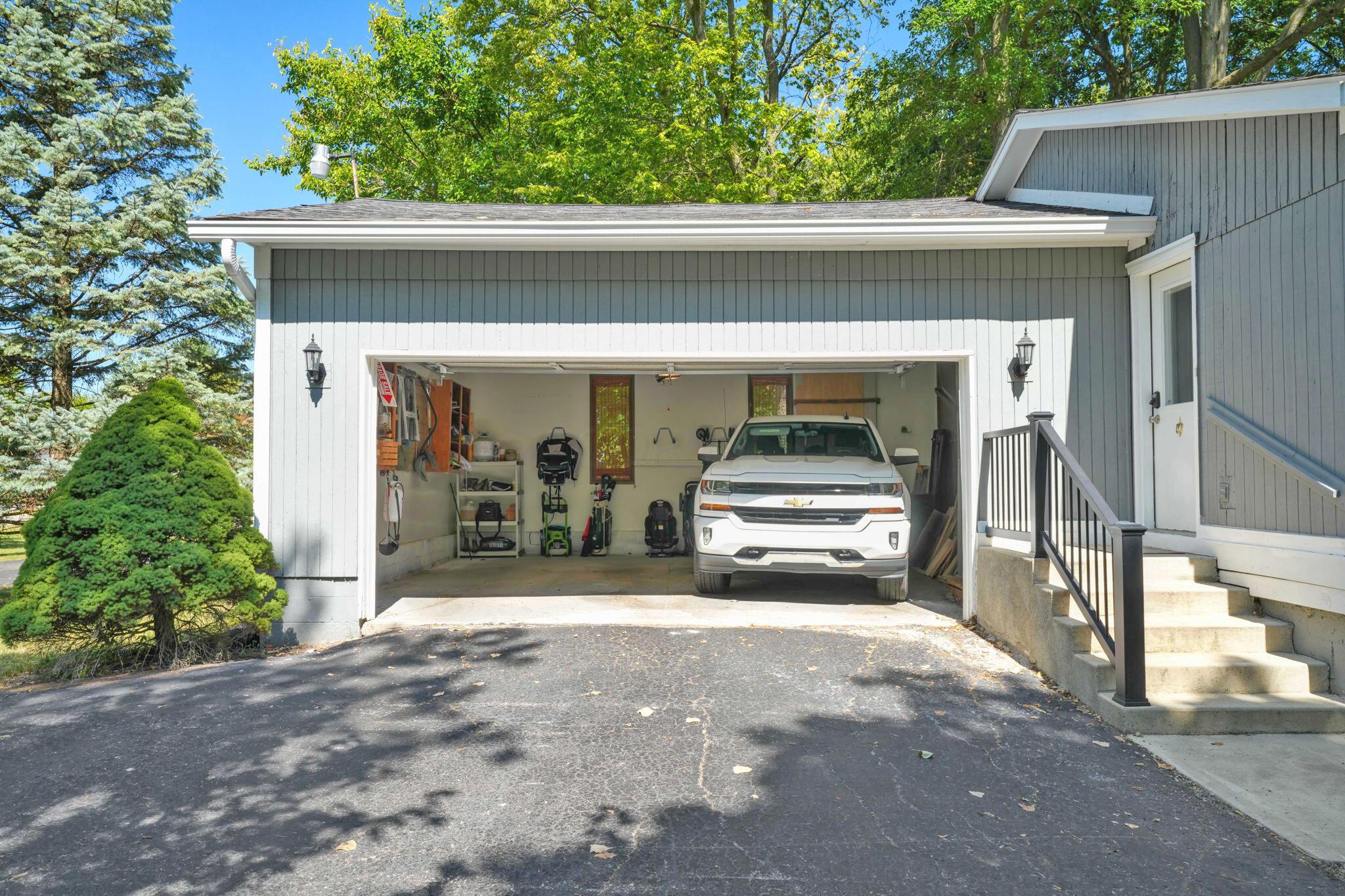 6079 Holiday Lane