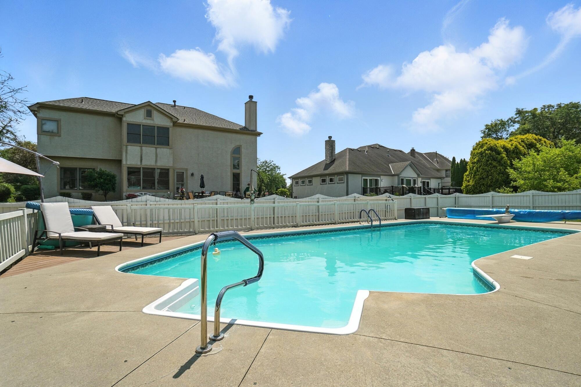 765 Aldengate Drive