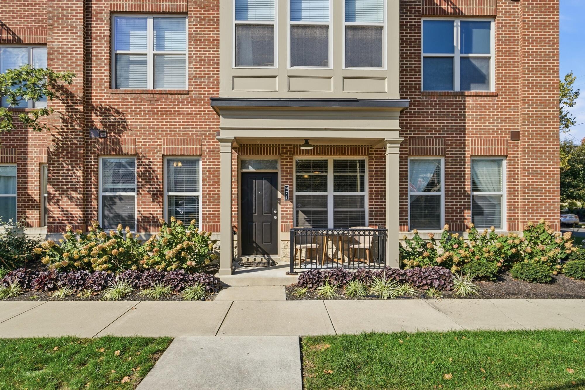 971 Ingleside Avenue, 109
