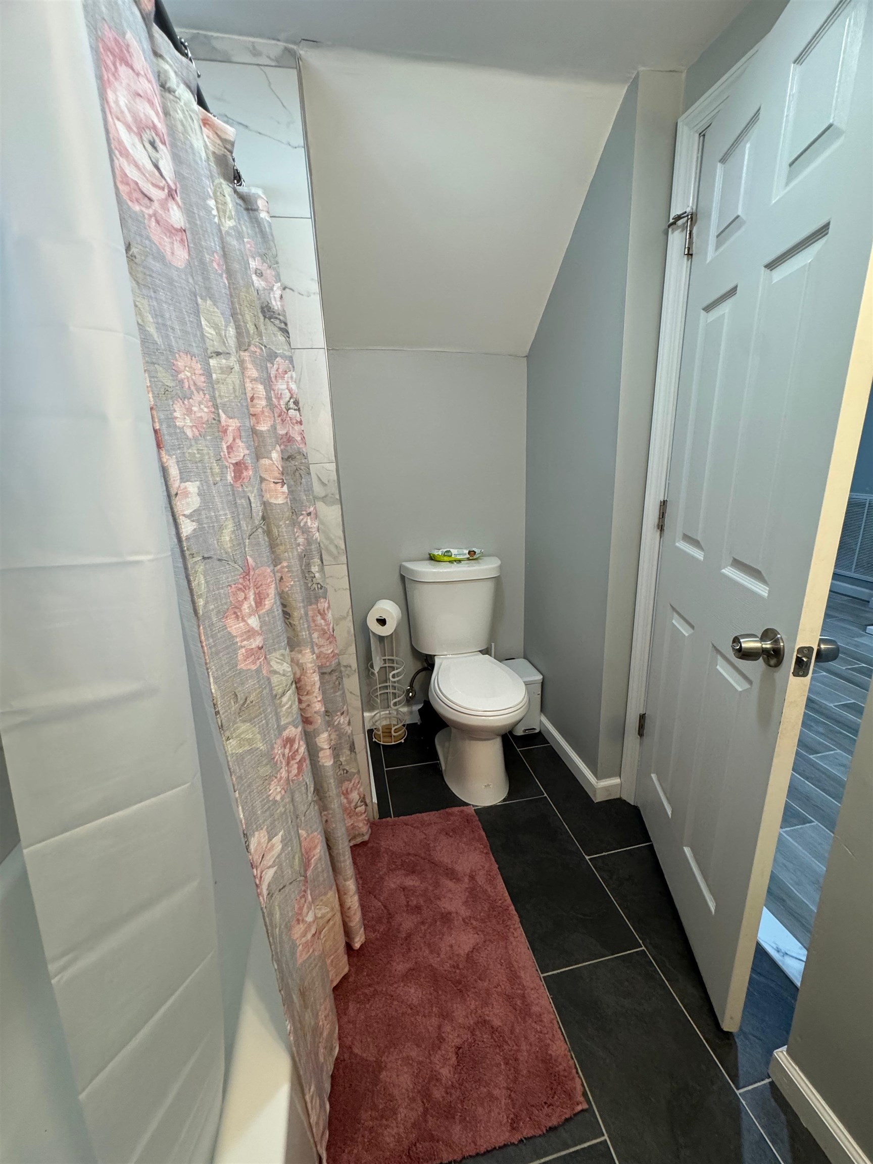 682 EAST 18TH ST Unit: 1