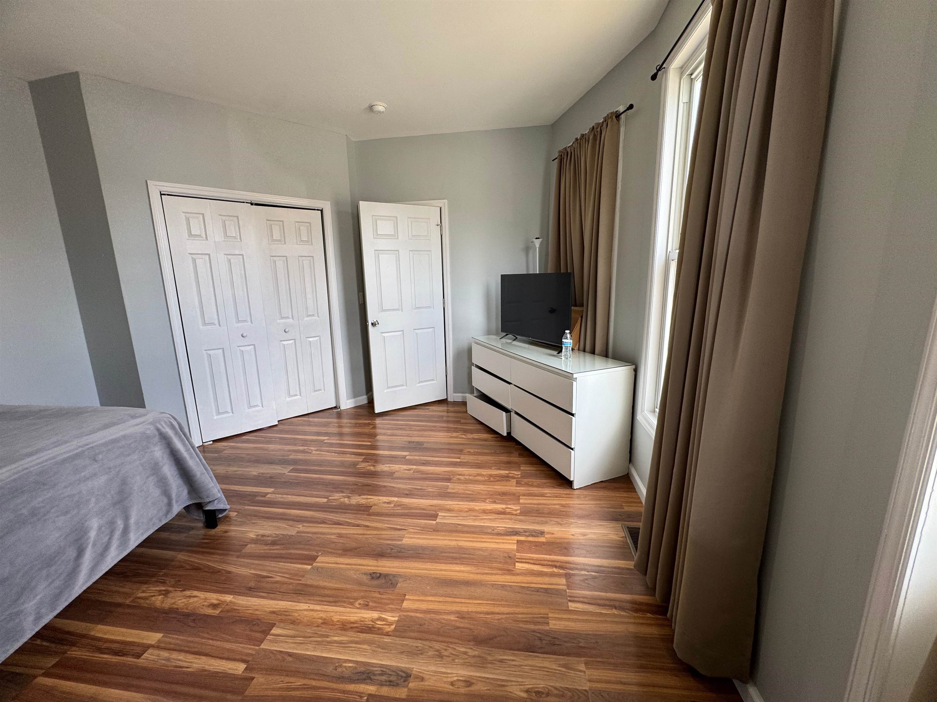 682 EAST 18TH ST Unit: 1