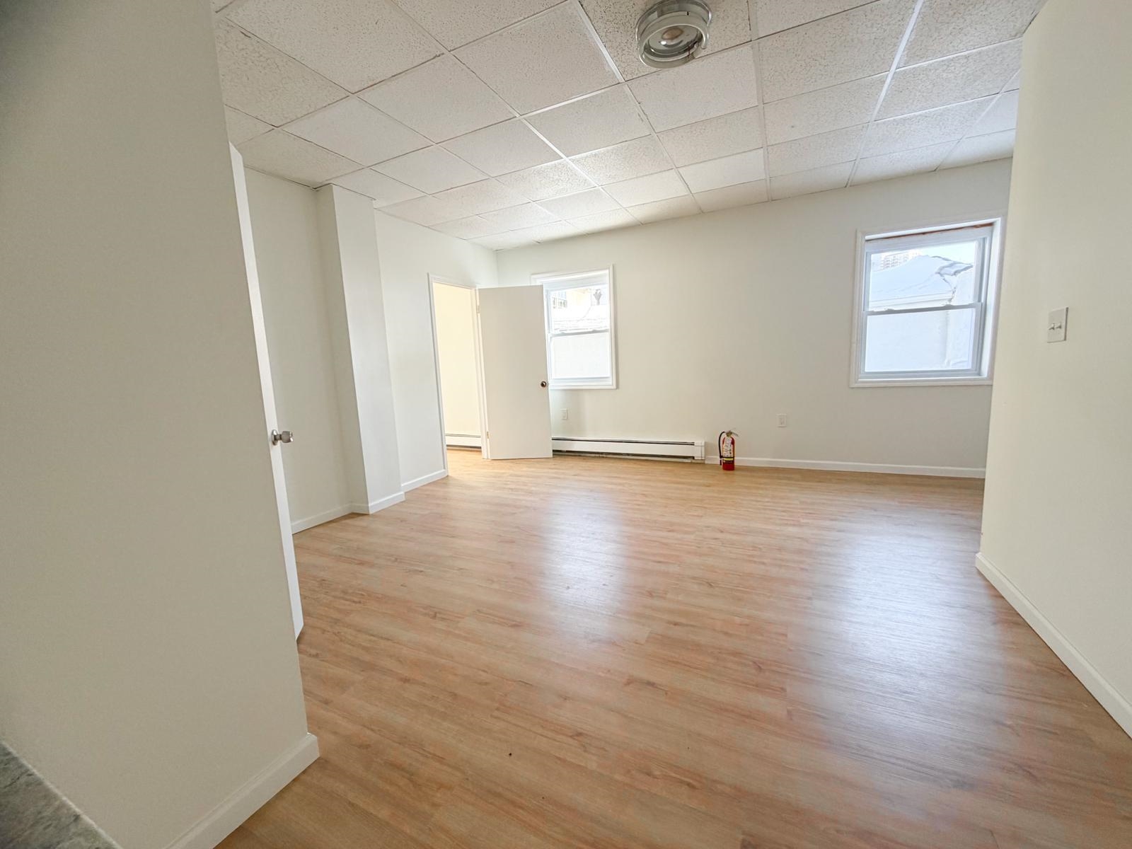 6029 HUDSON AVE Unit: 1