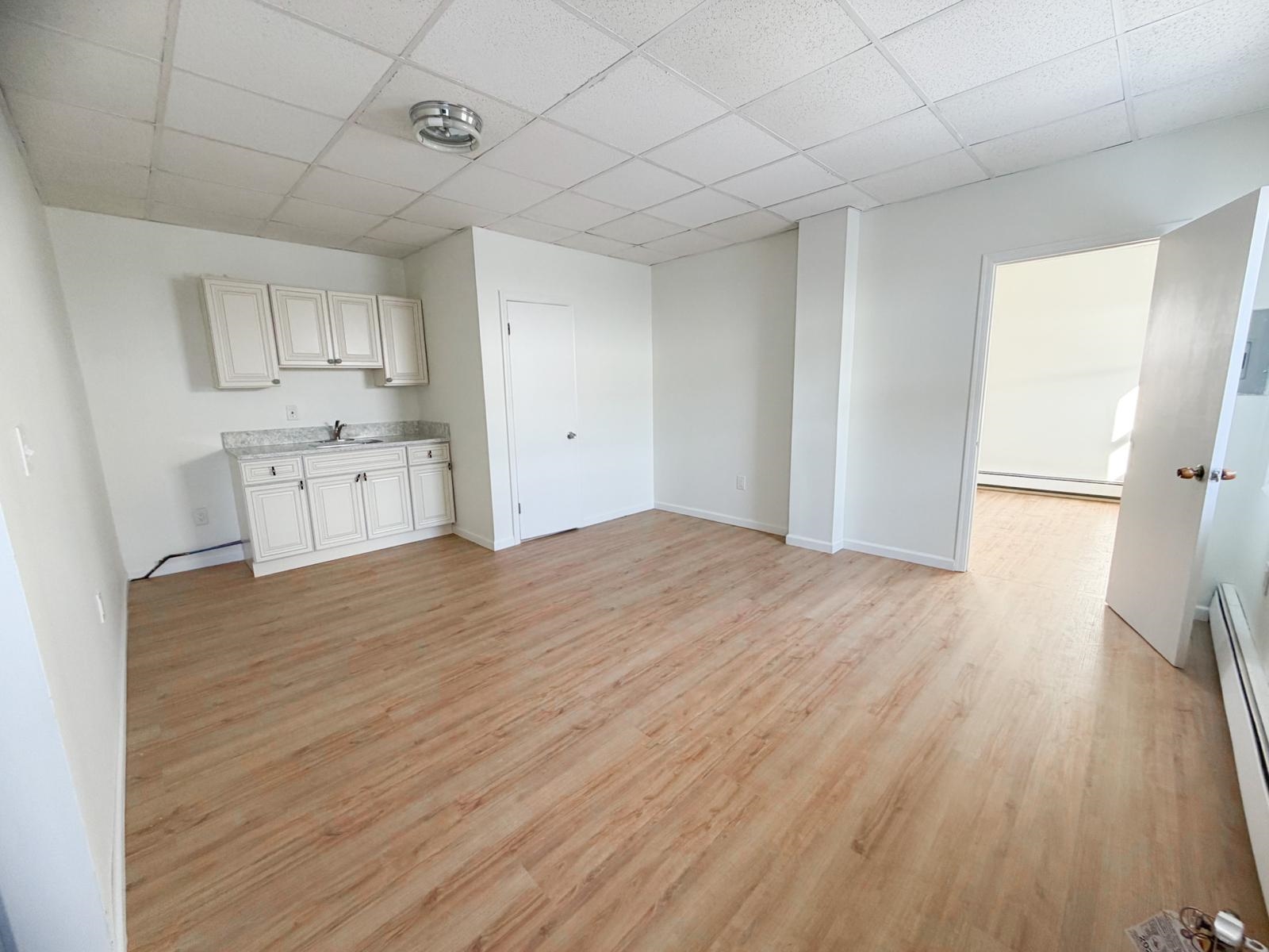 6029 HUDSON AVE Unit: 1