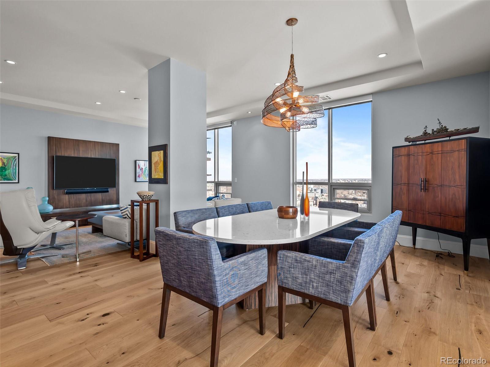 2001 Lincoln Street Unit: 2724