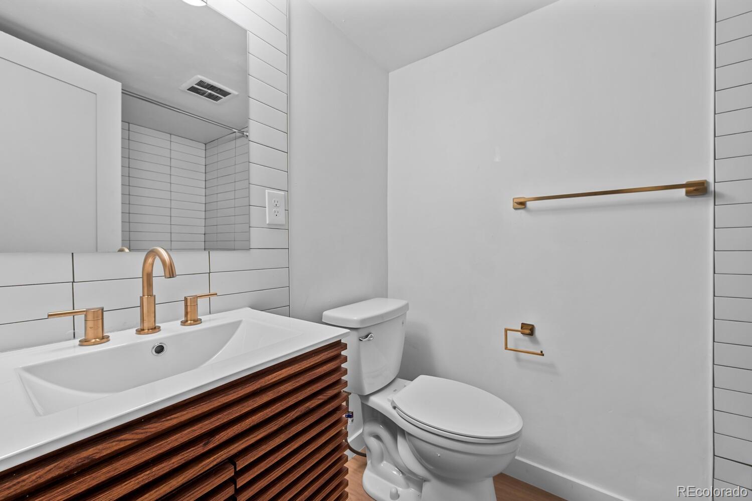 1200 S Monaco Street Parkway Unit: 27