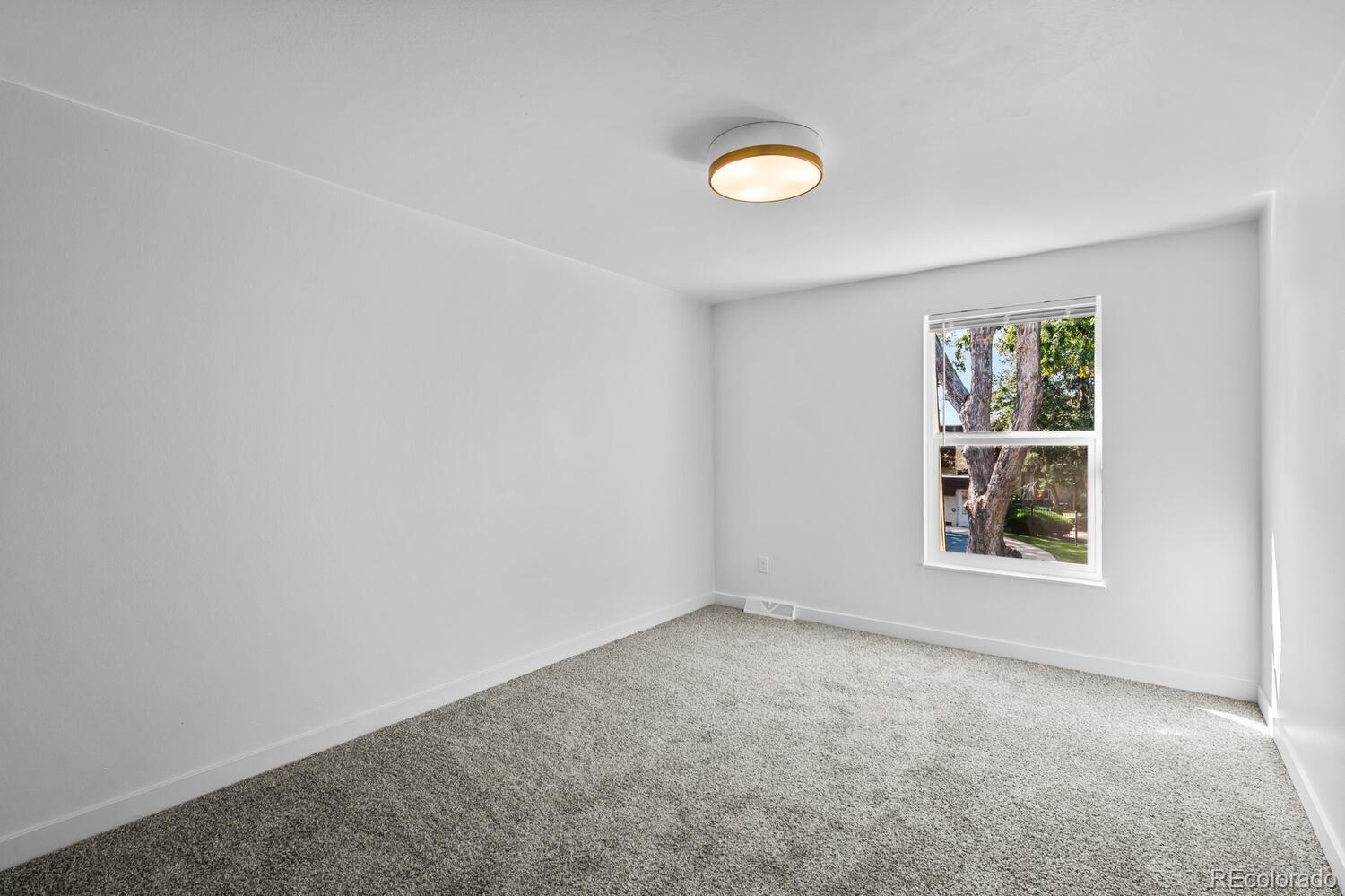 1200 S Monaco Street Parkway Unit: 27