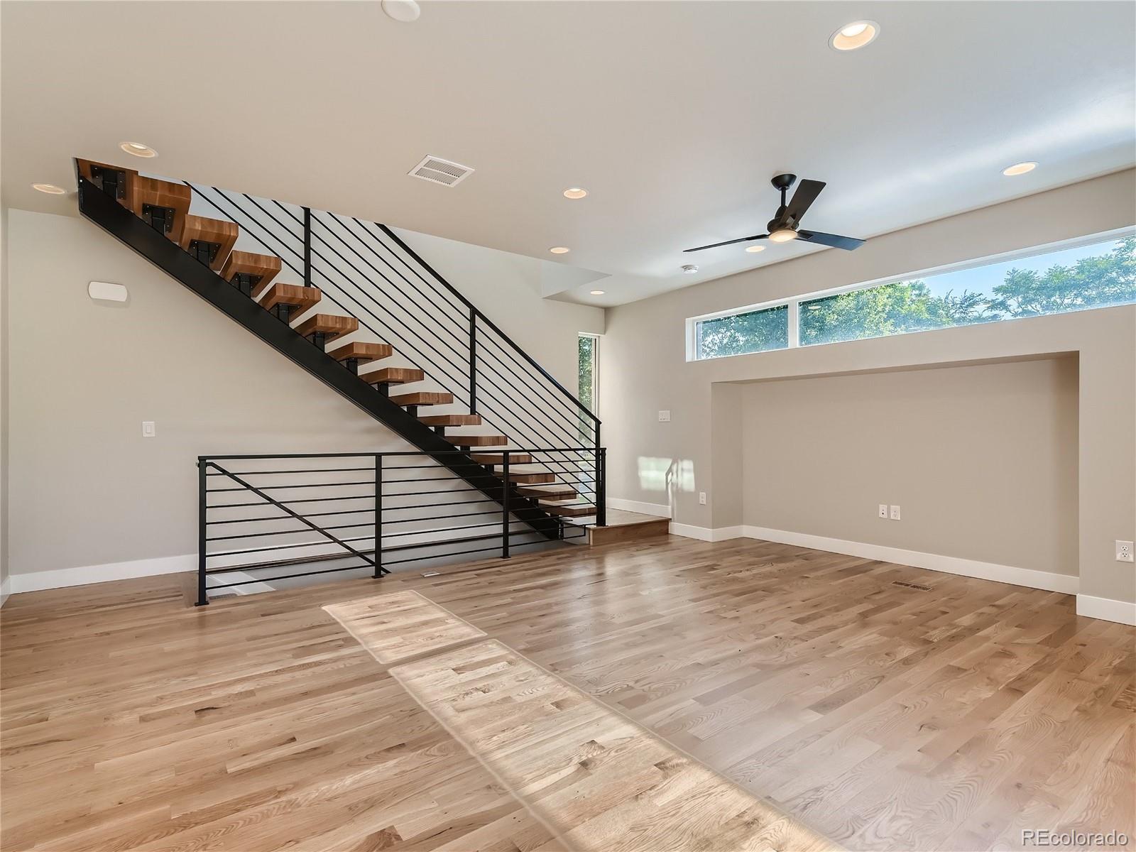 2605 W 40th Avenue