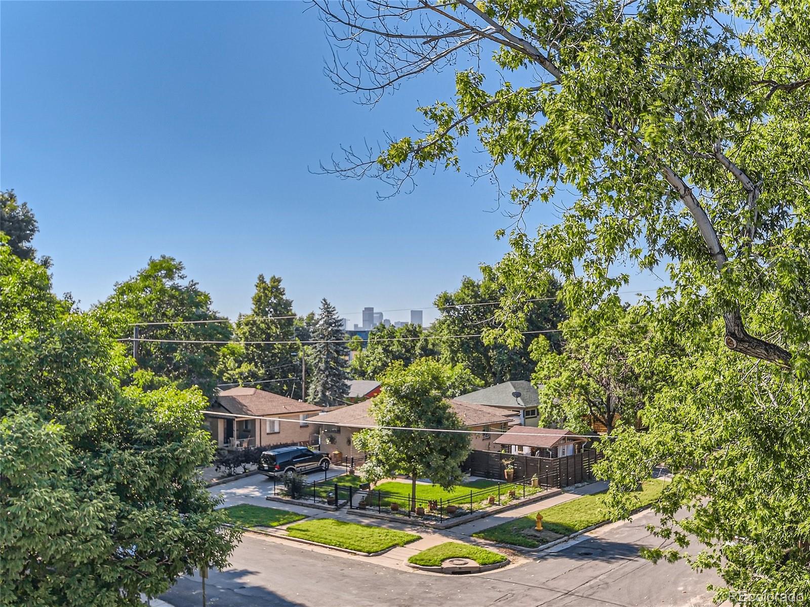 2605 W 40th Avenue