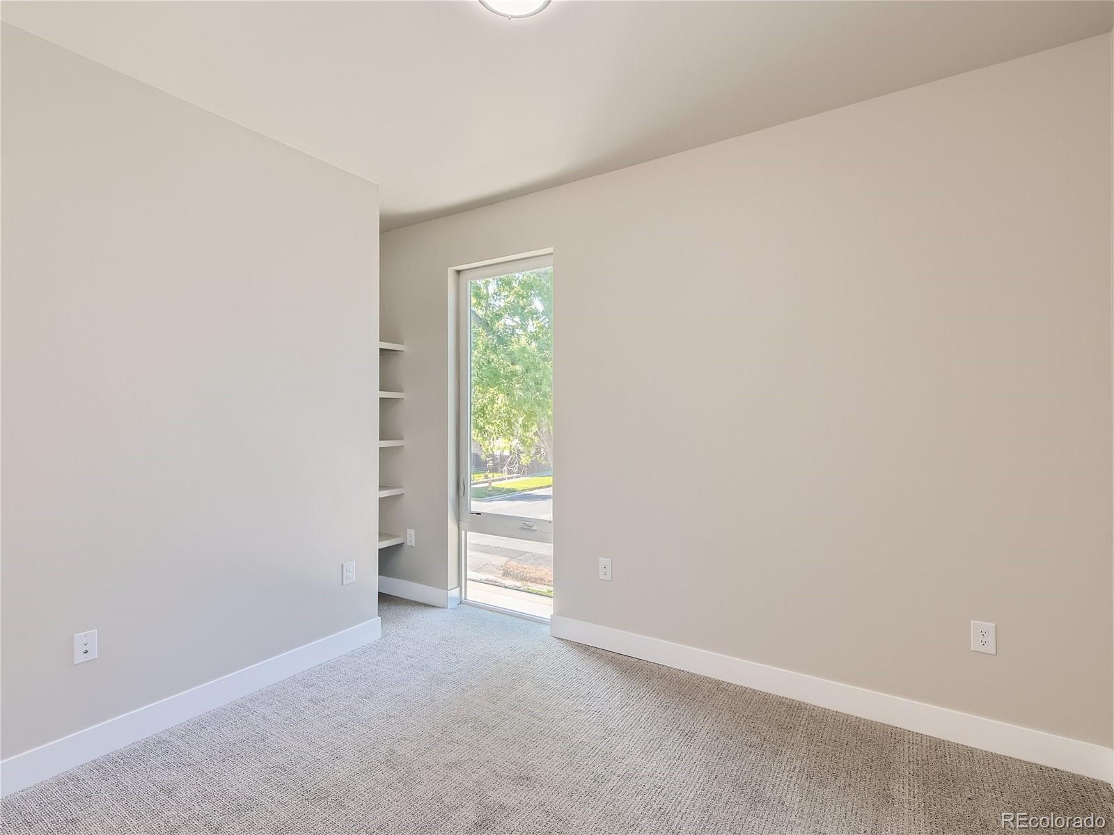 2605 W 40th Avenue
