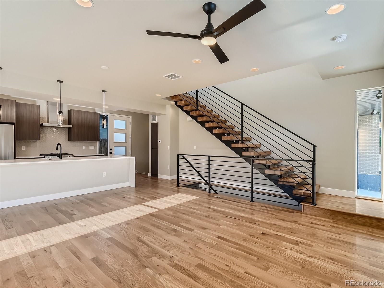 2605 W 40th Avenue