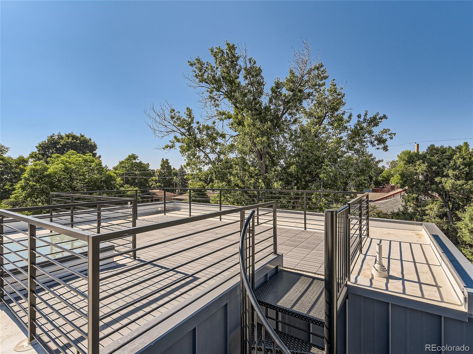 2605 W 40th Avenue