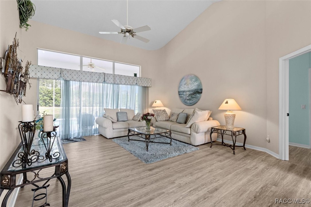 158 N Skyflower Point