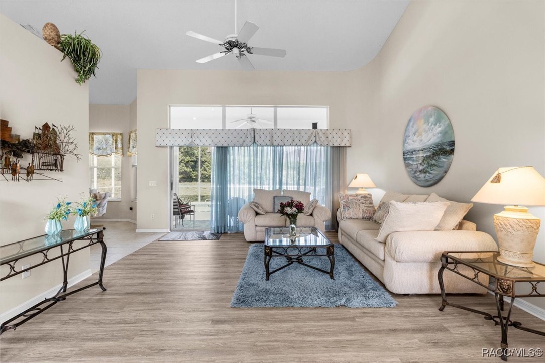 158 N Skyflower Point