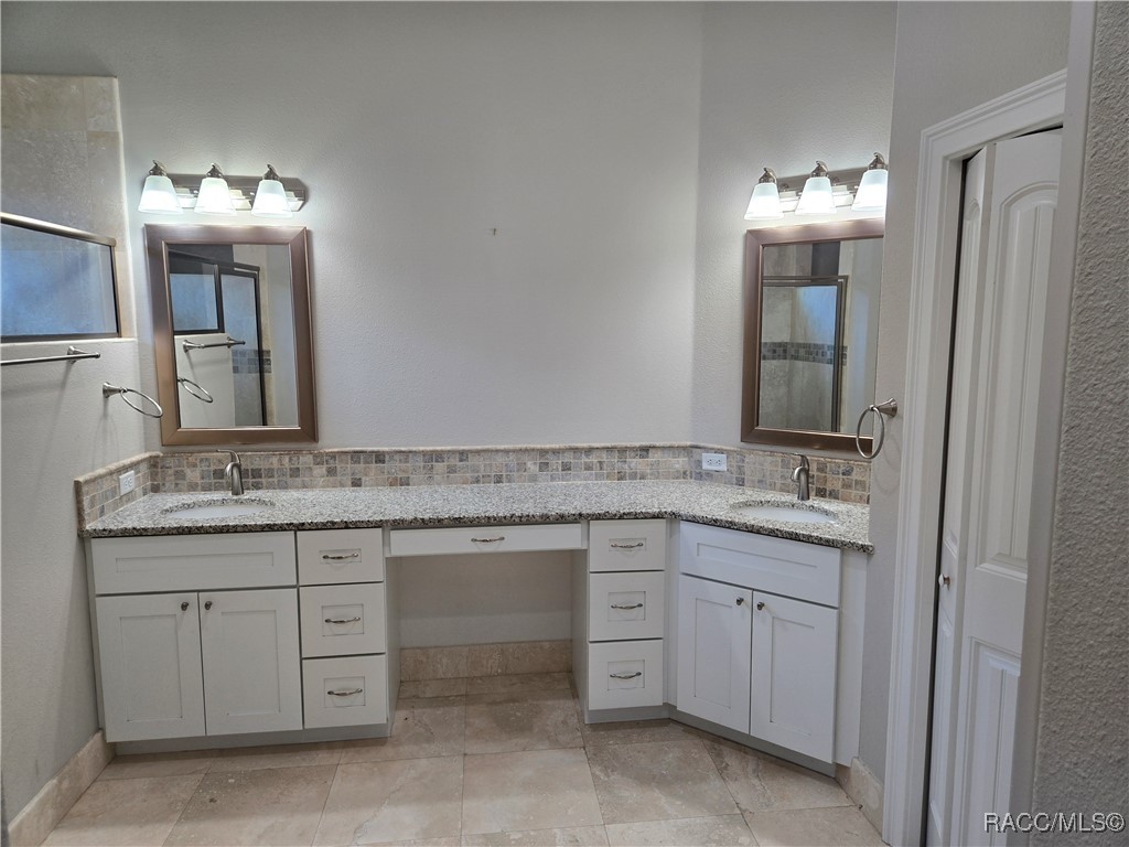 9322 S Deer Park Drive