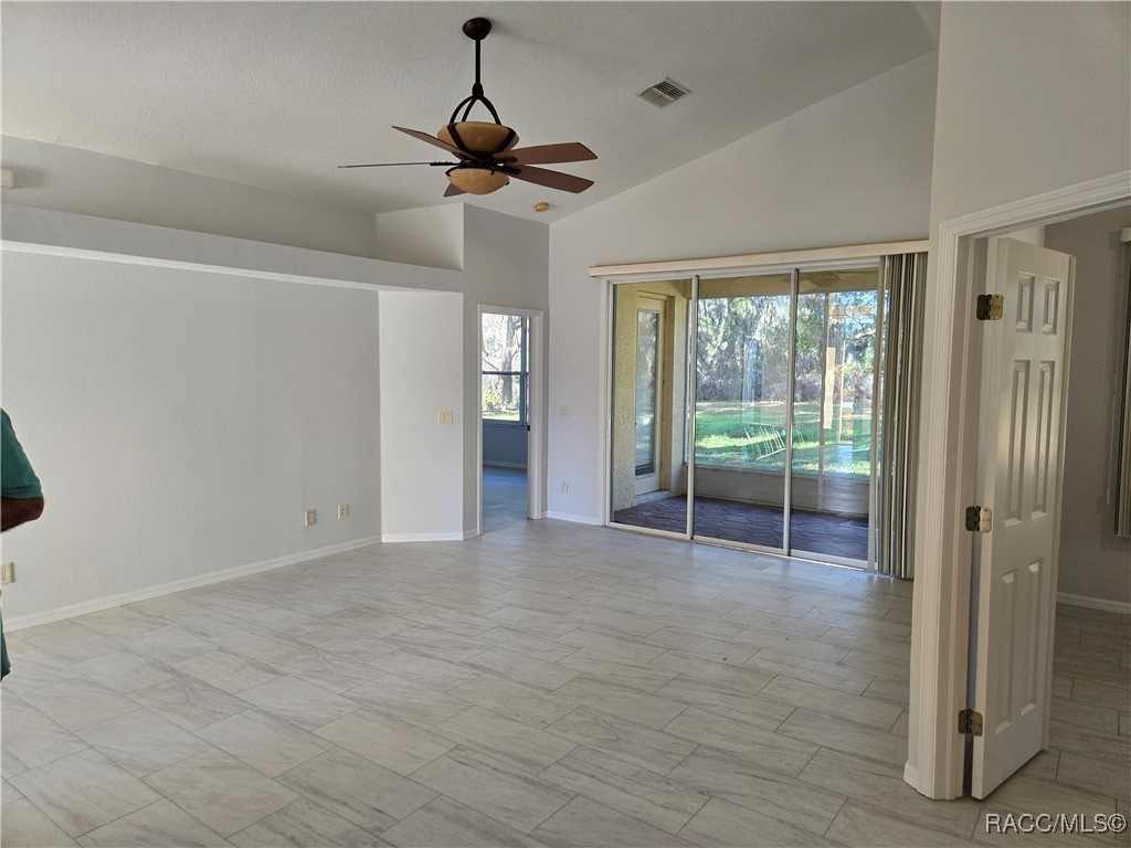 2846 N Kittery Point