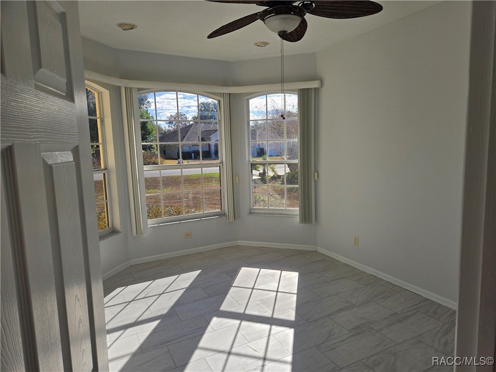 2846 N Kittery Point