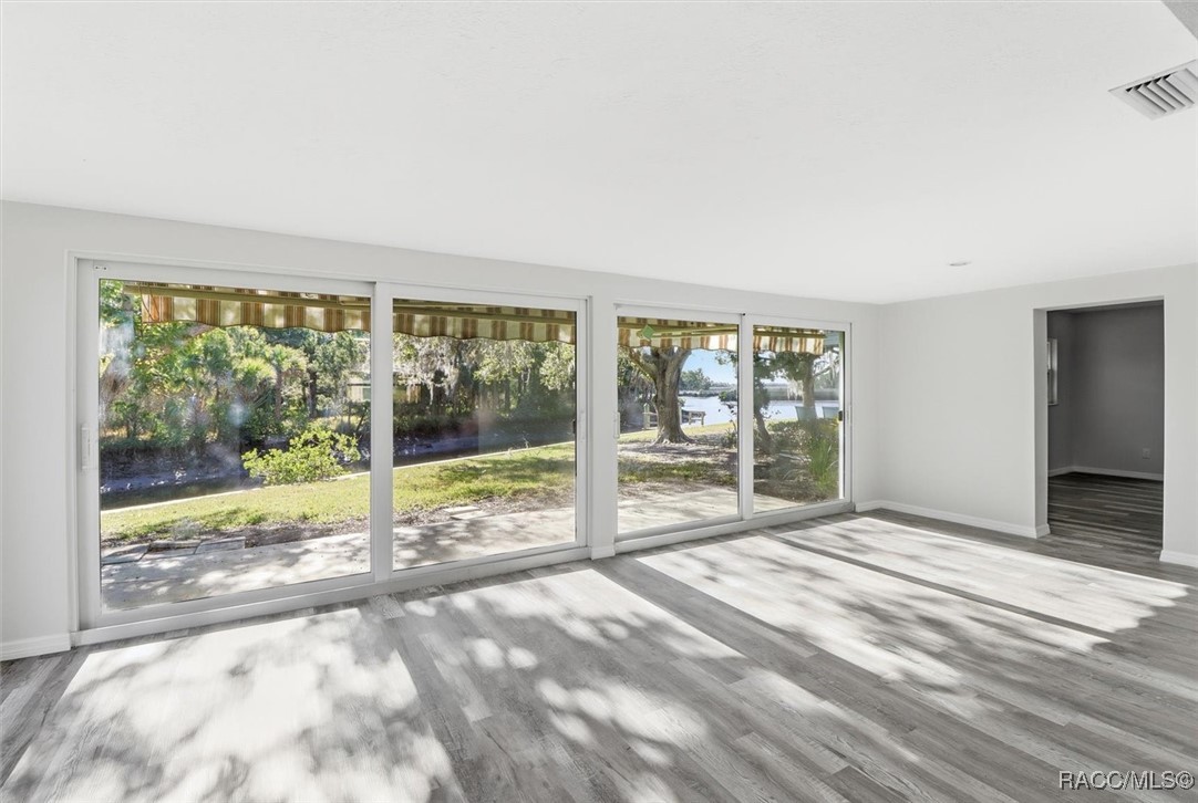 11372 W Bayshore Drive